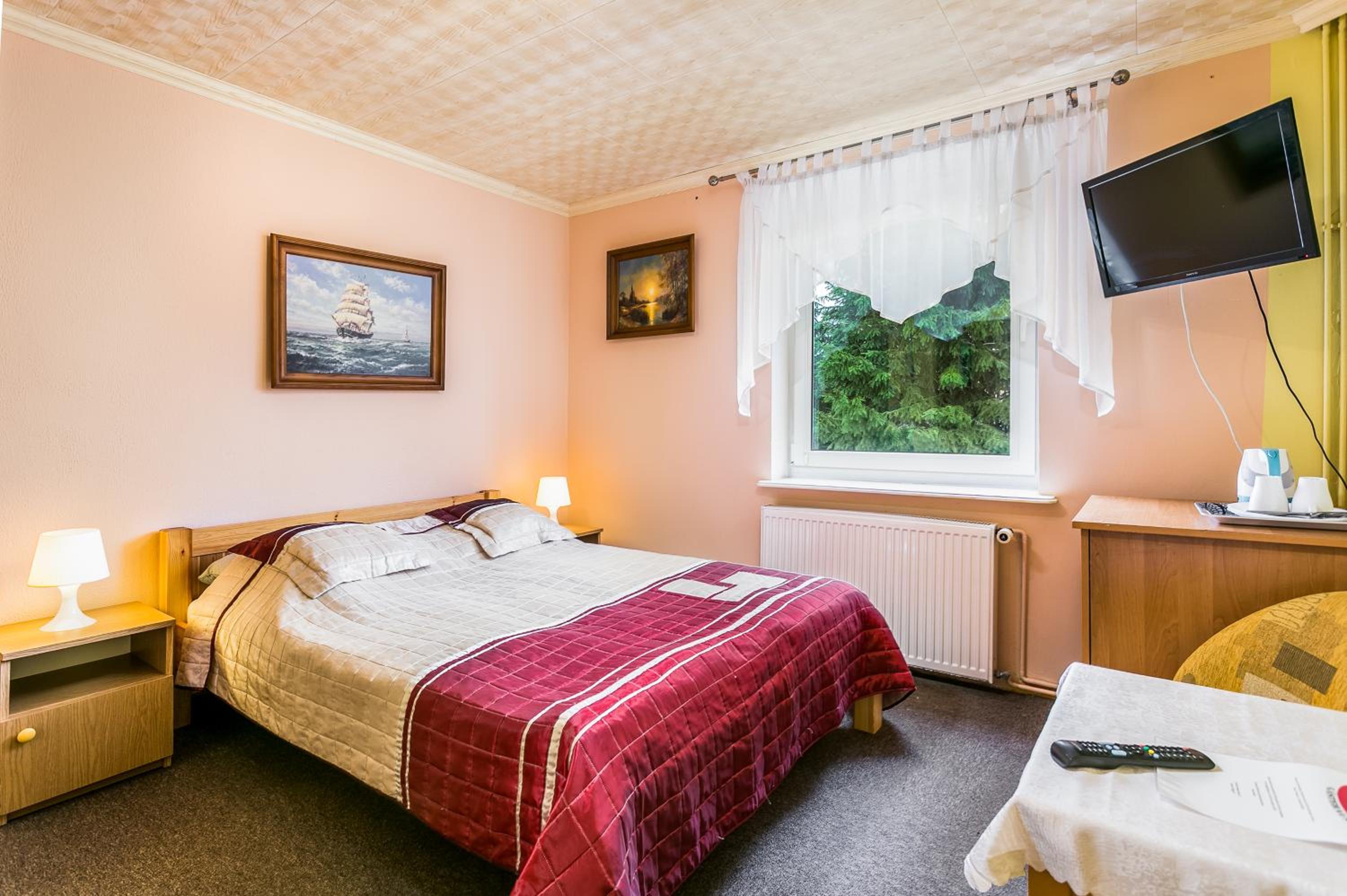 Budget Double Room - Photo 4