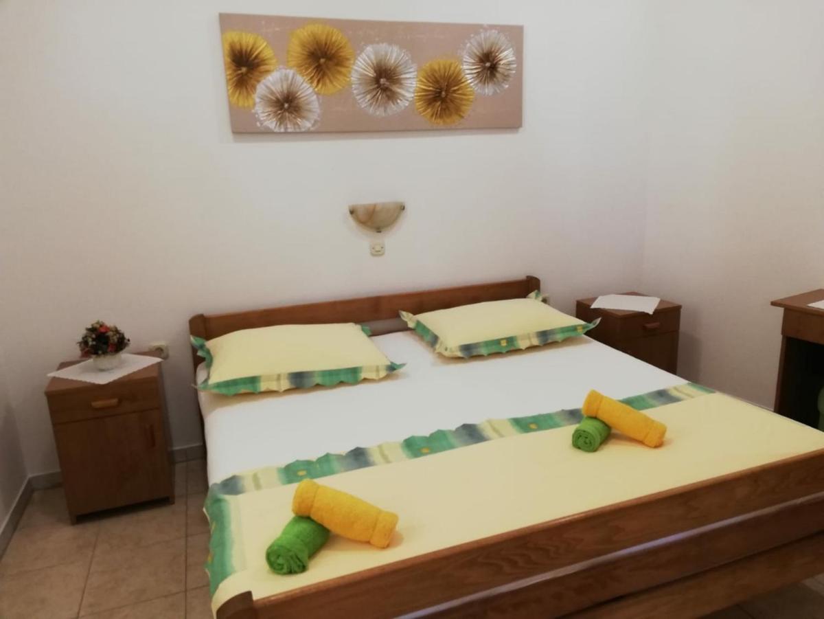One-Bedroom Apartment - Photo 10
