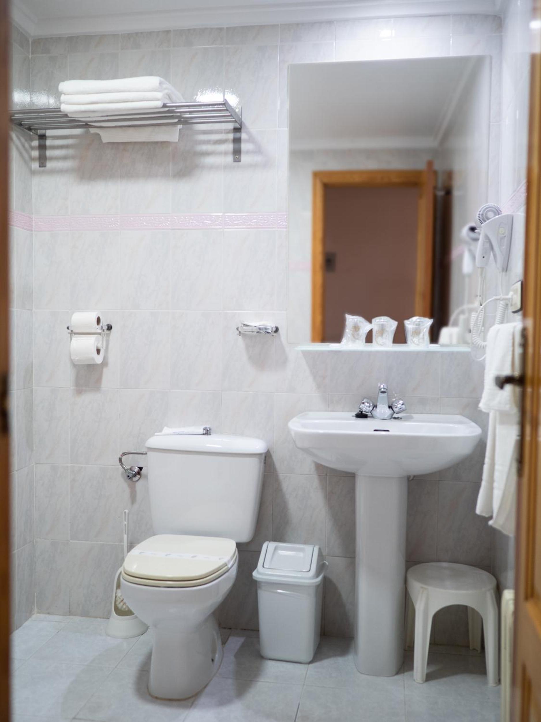 Double or Twin Room - Photo 2