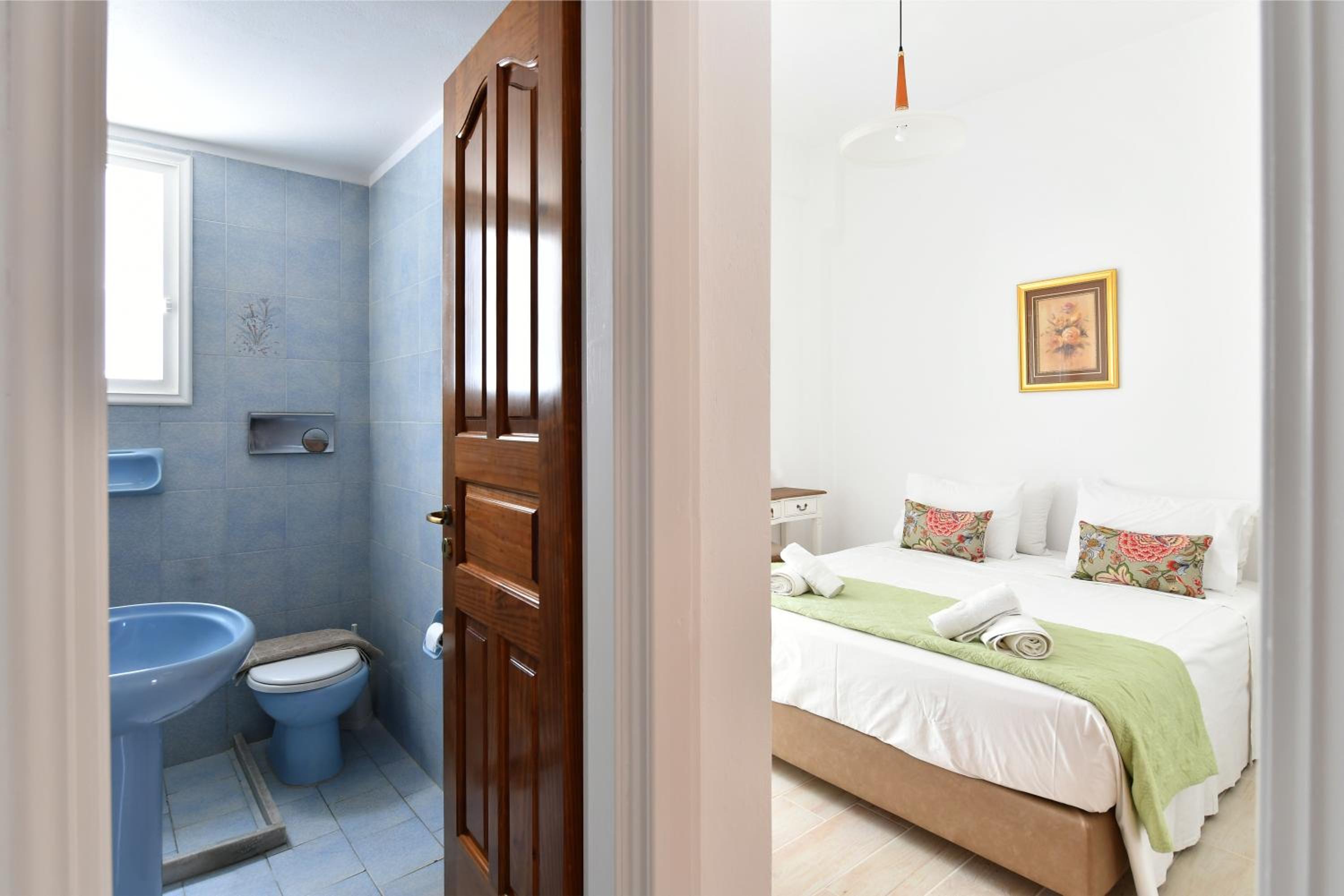 Three-Bedroom Apartment (6 Adults) - Photo 27