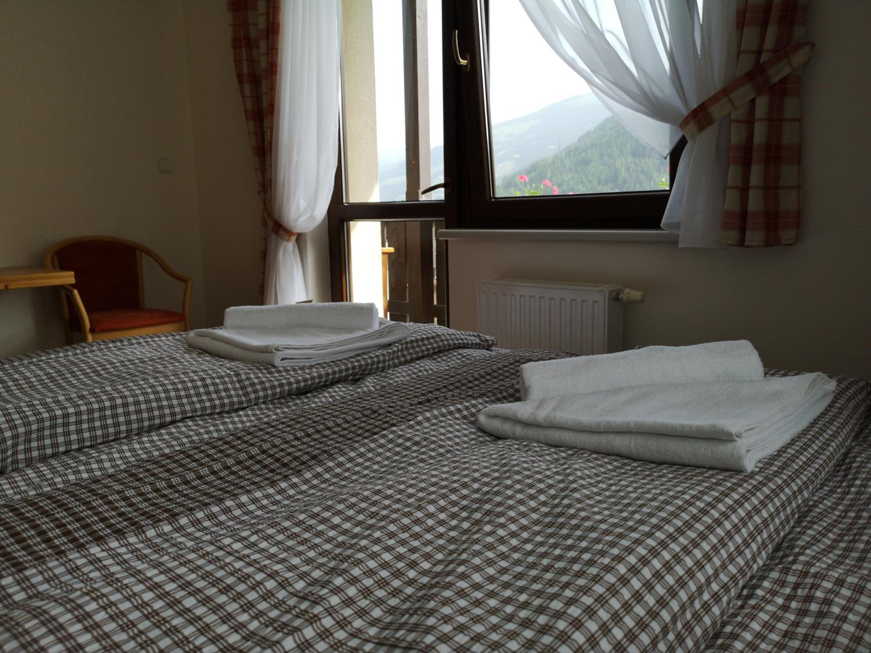 Family Suite with Balcony - Photo 9