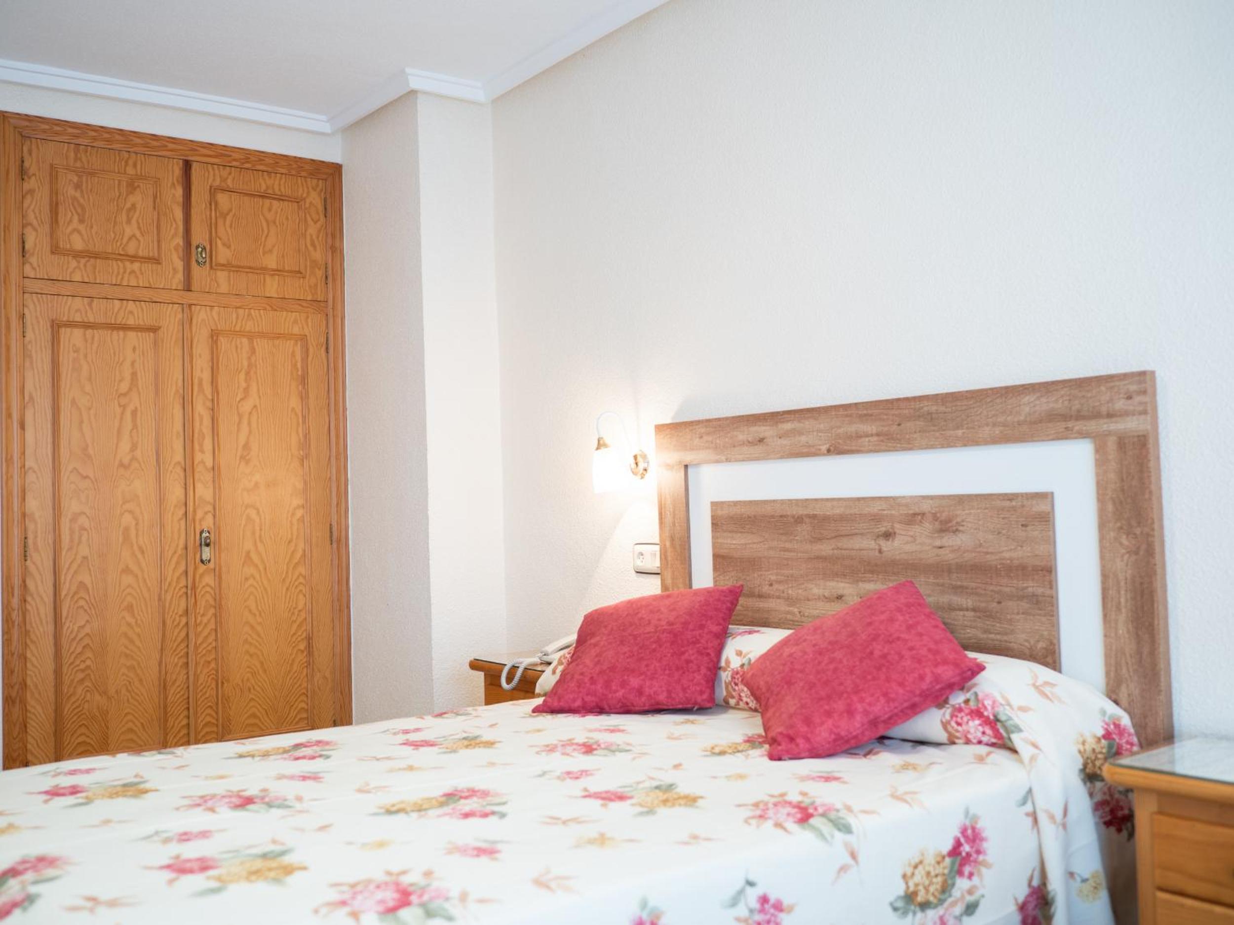 Double or Twin Room - Photo 10