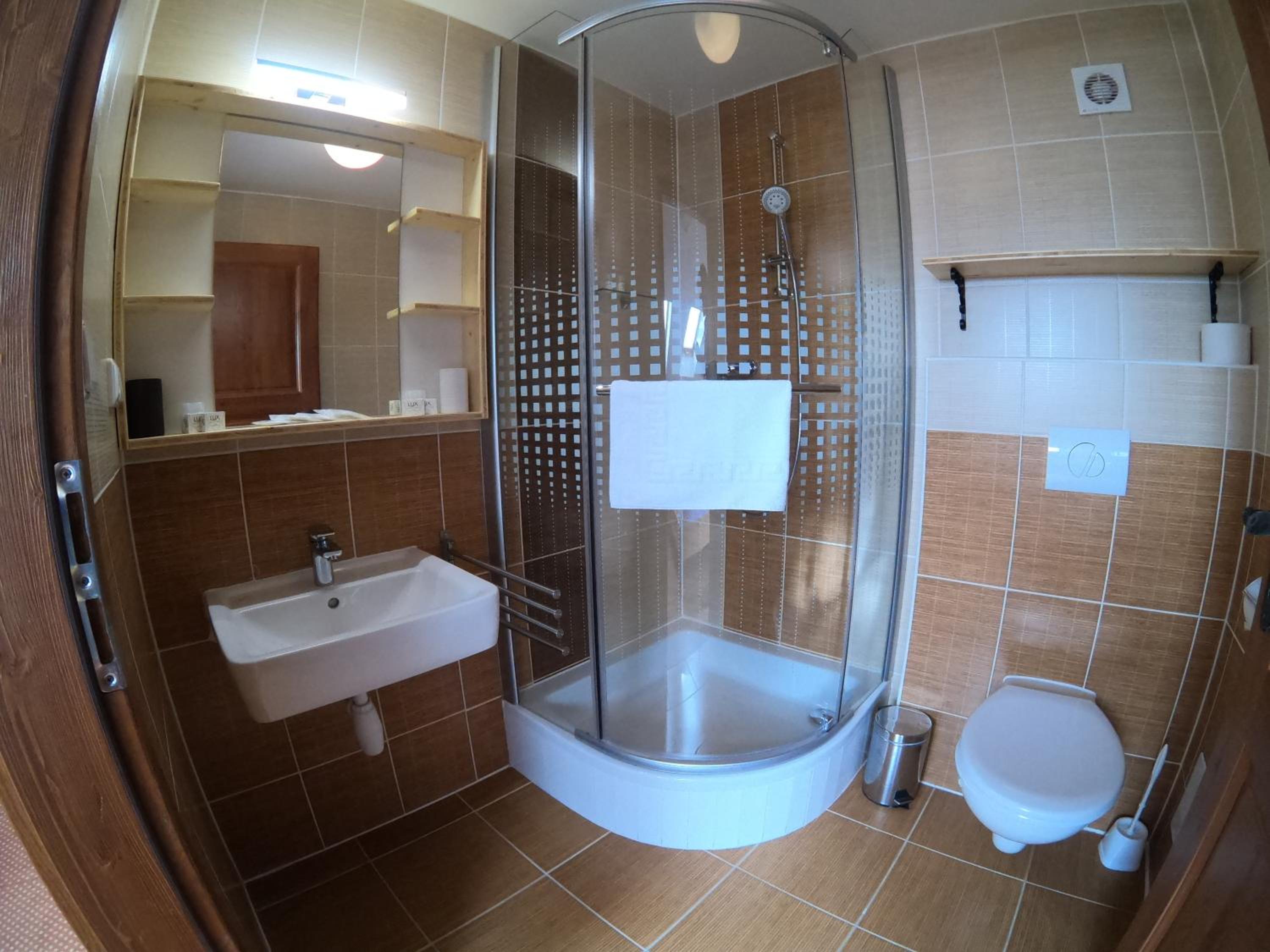 Family Suite with Balcony - Photo 6