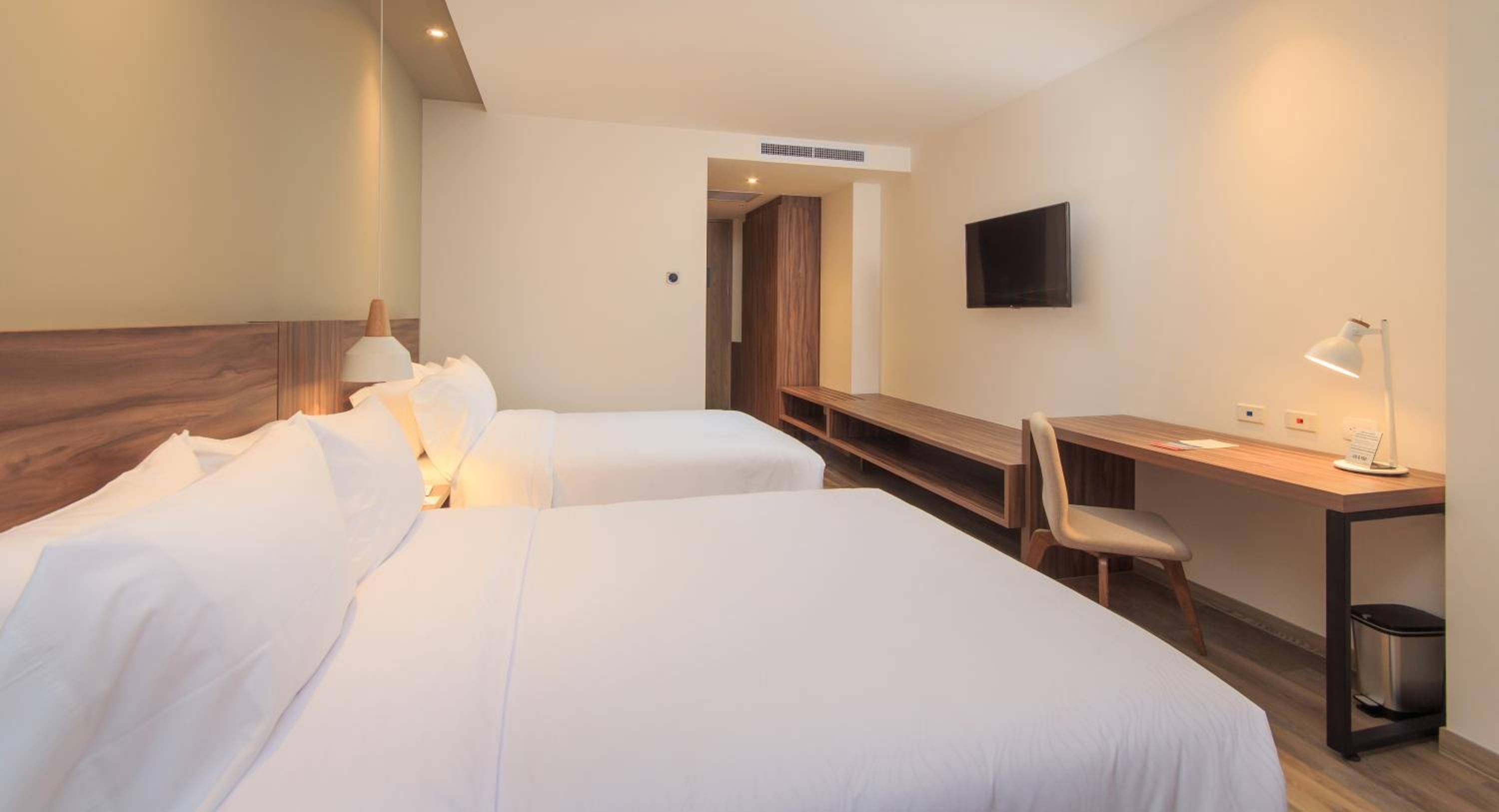 Standard Double Room with Two Double Beds photo 2