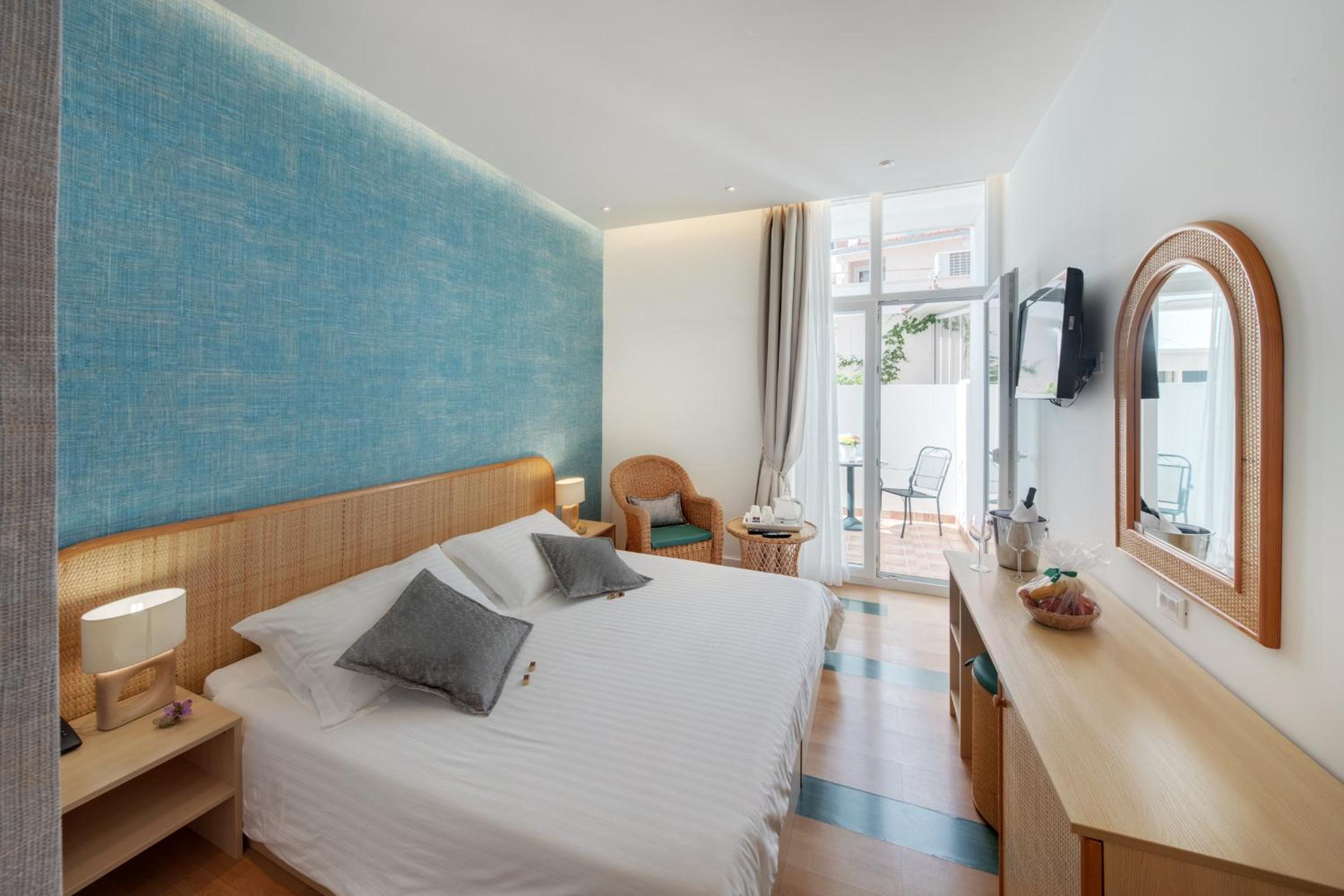 Suite with City View photo 3