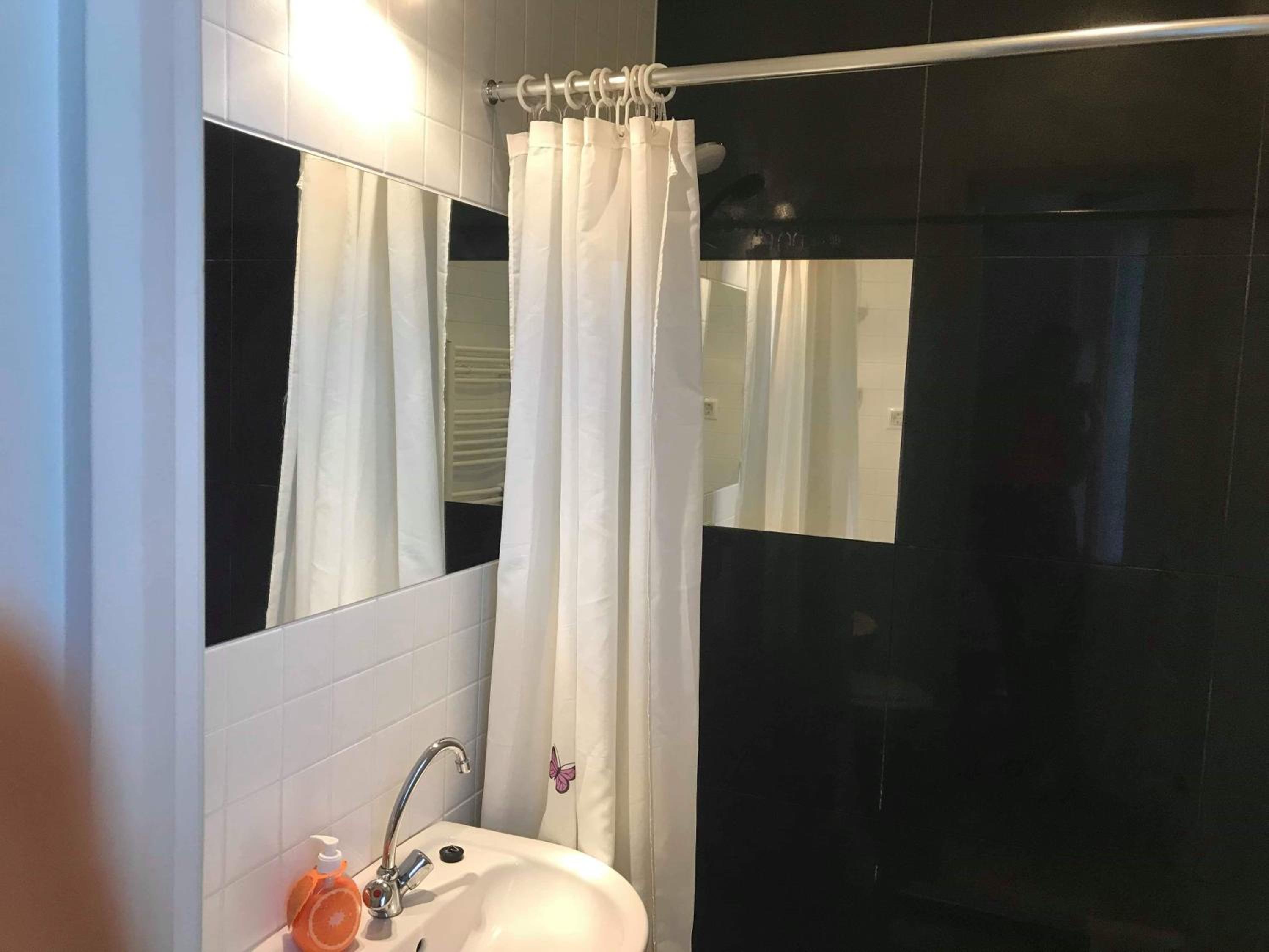 One-Bedroom Apartment - Photo 11
