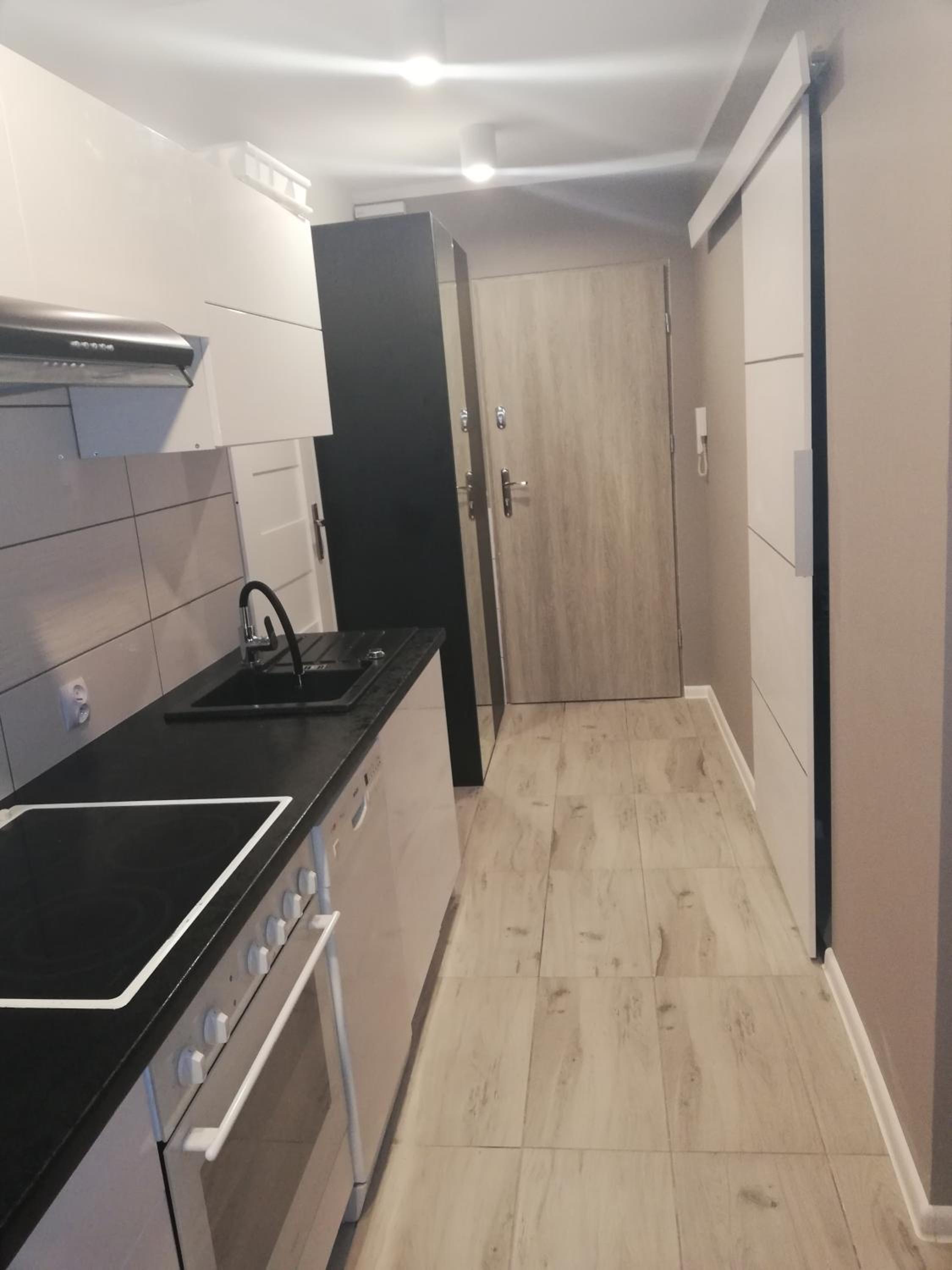 One-Bedroom Apartment - Photo 12