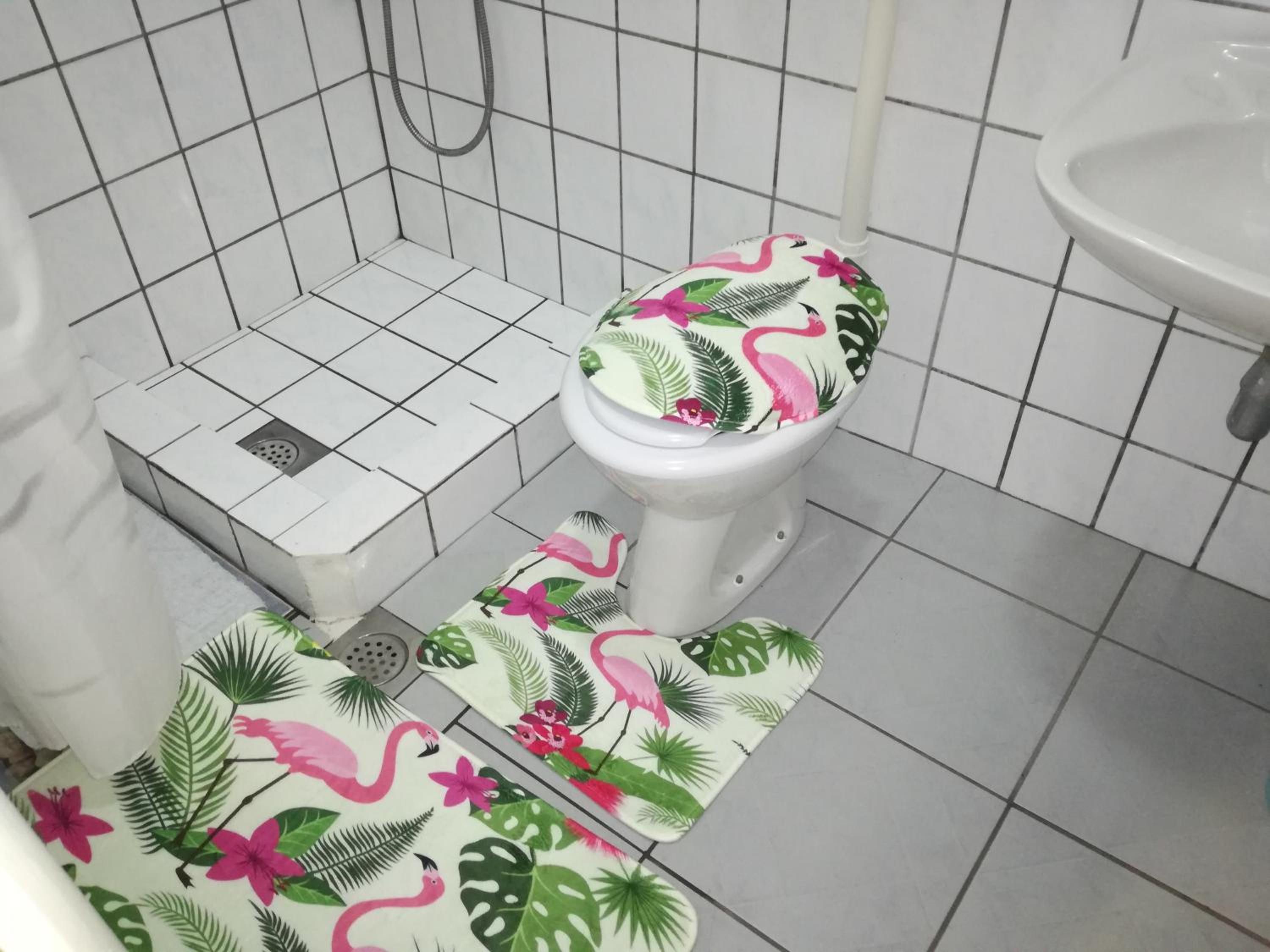 Single Room with Private Bathroom photo 2