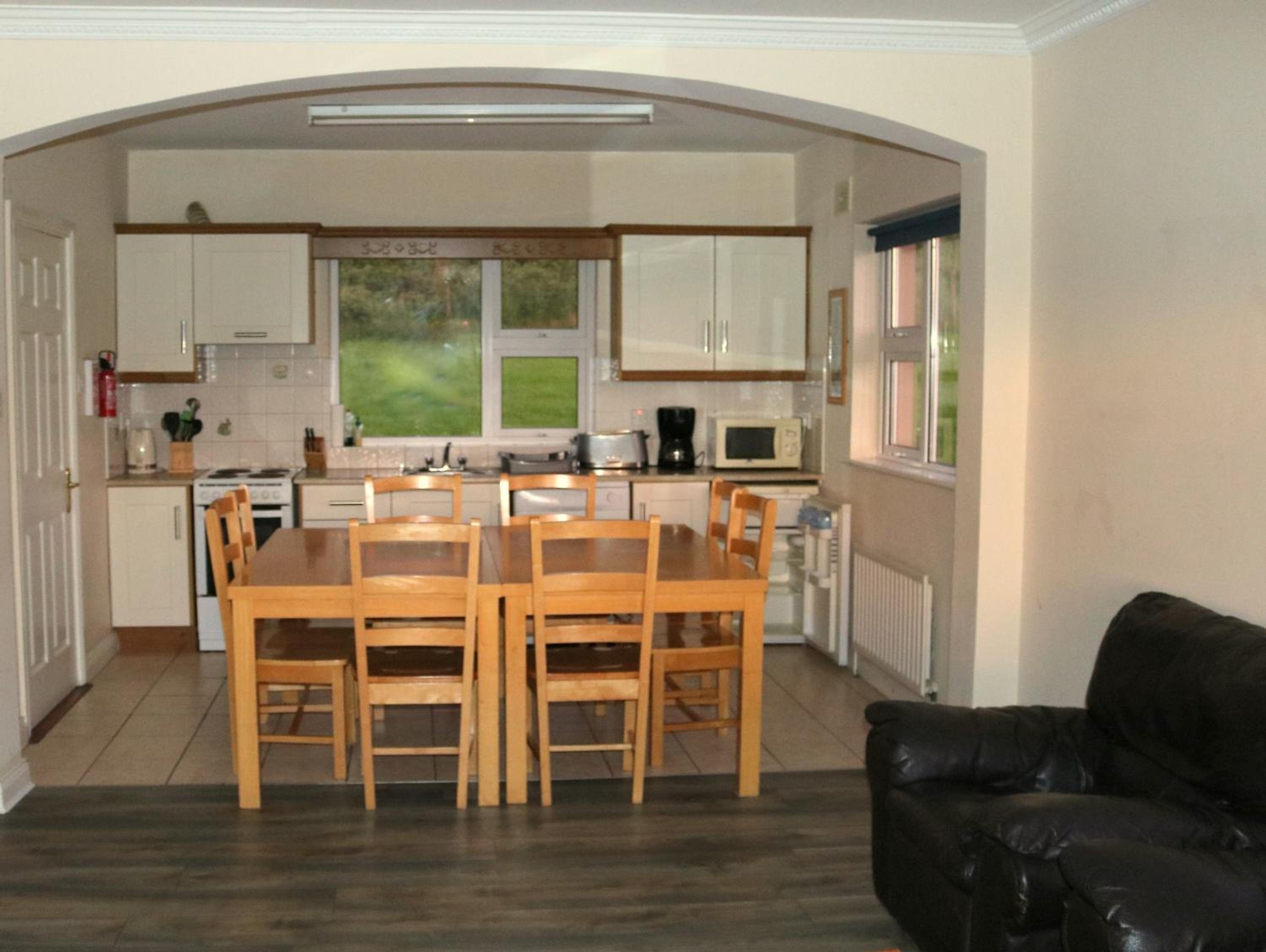 Four-Bedroom House photo 2