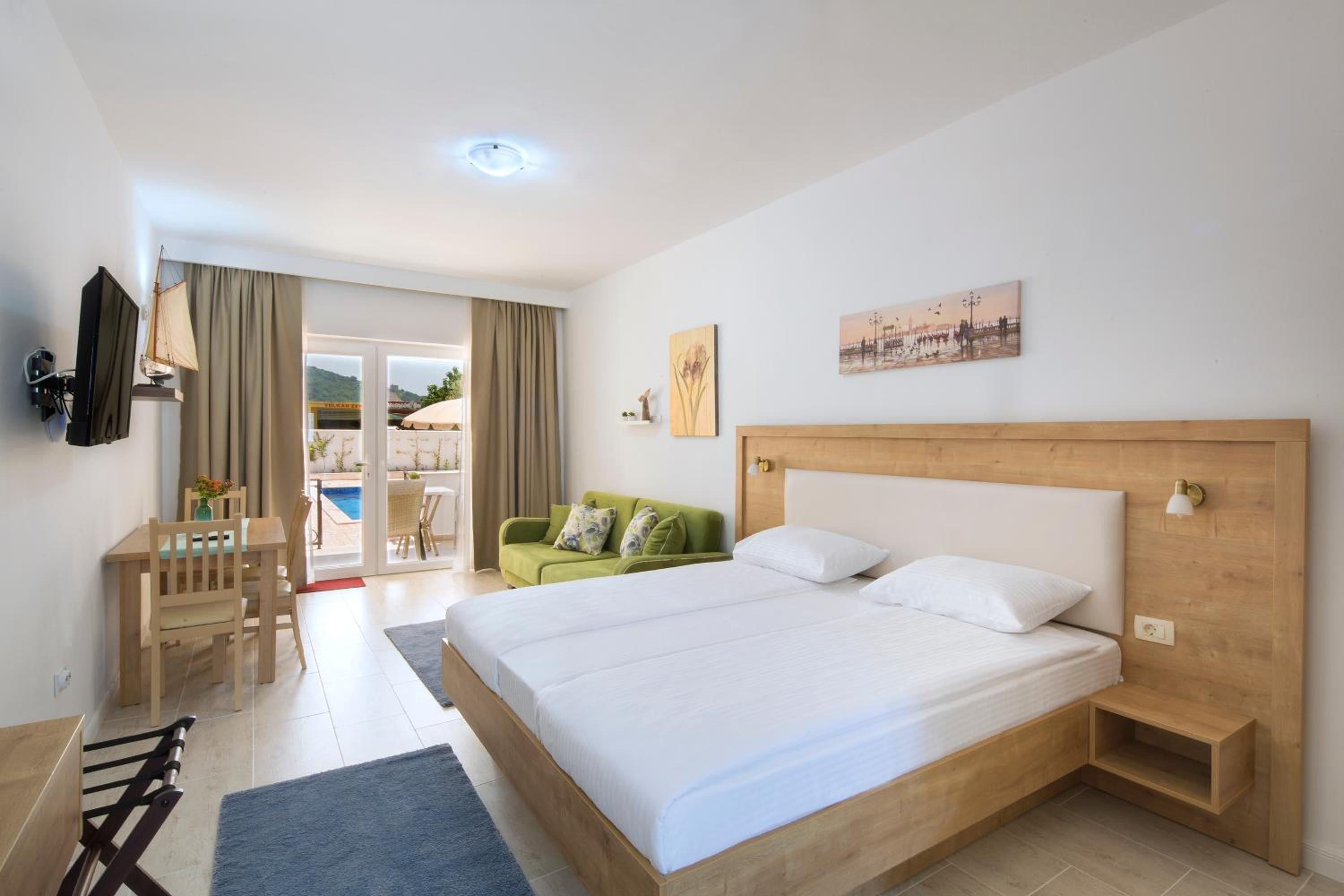 Studio Apartment