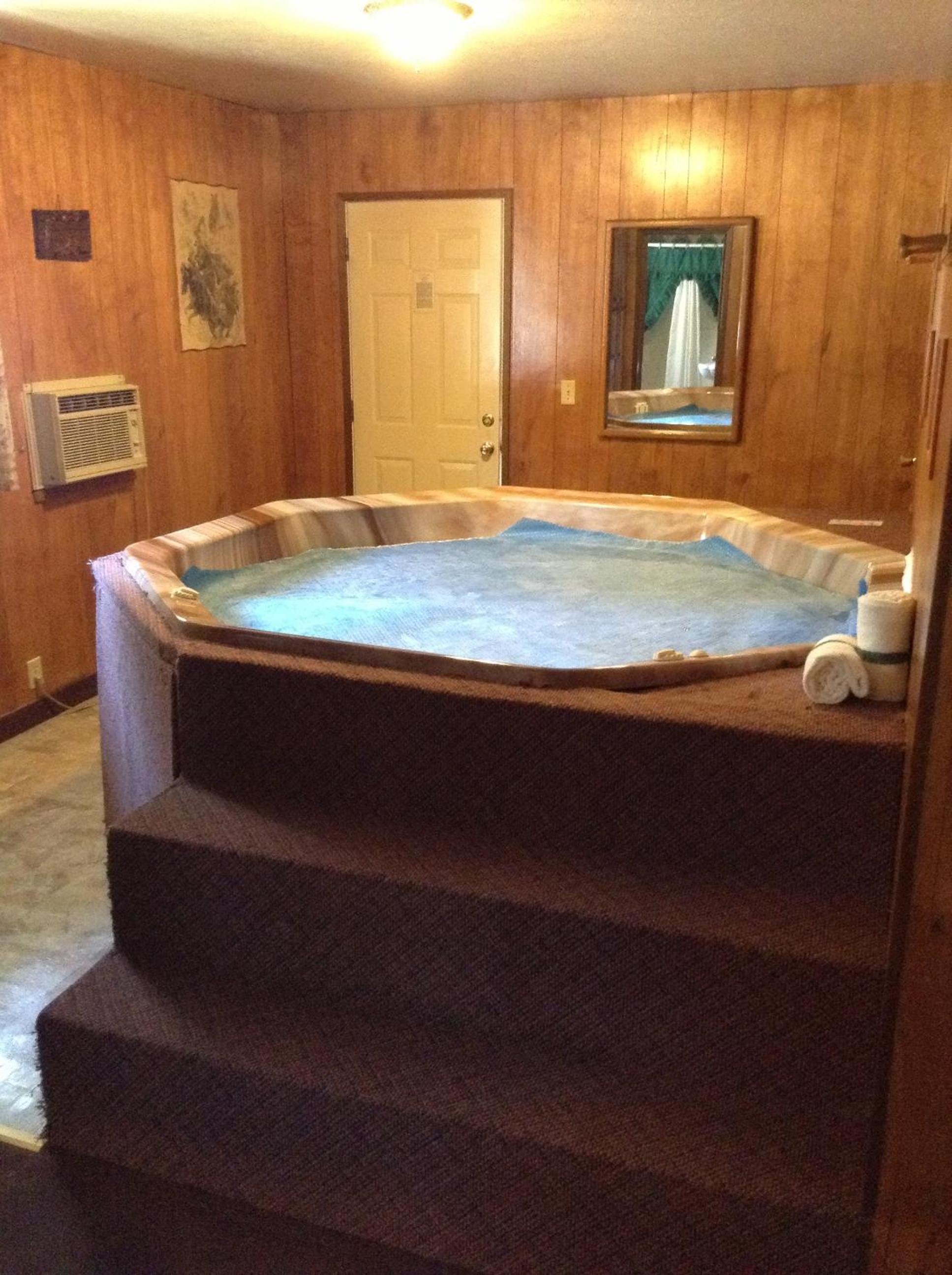 Queen Suite with Spa Bath, photo 7