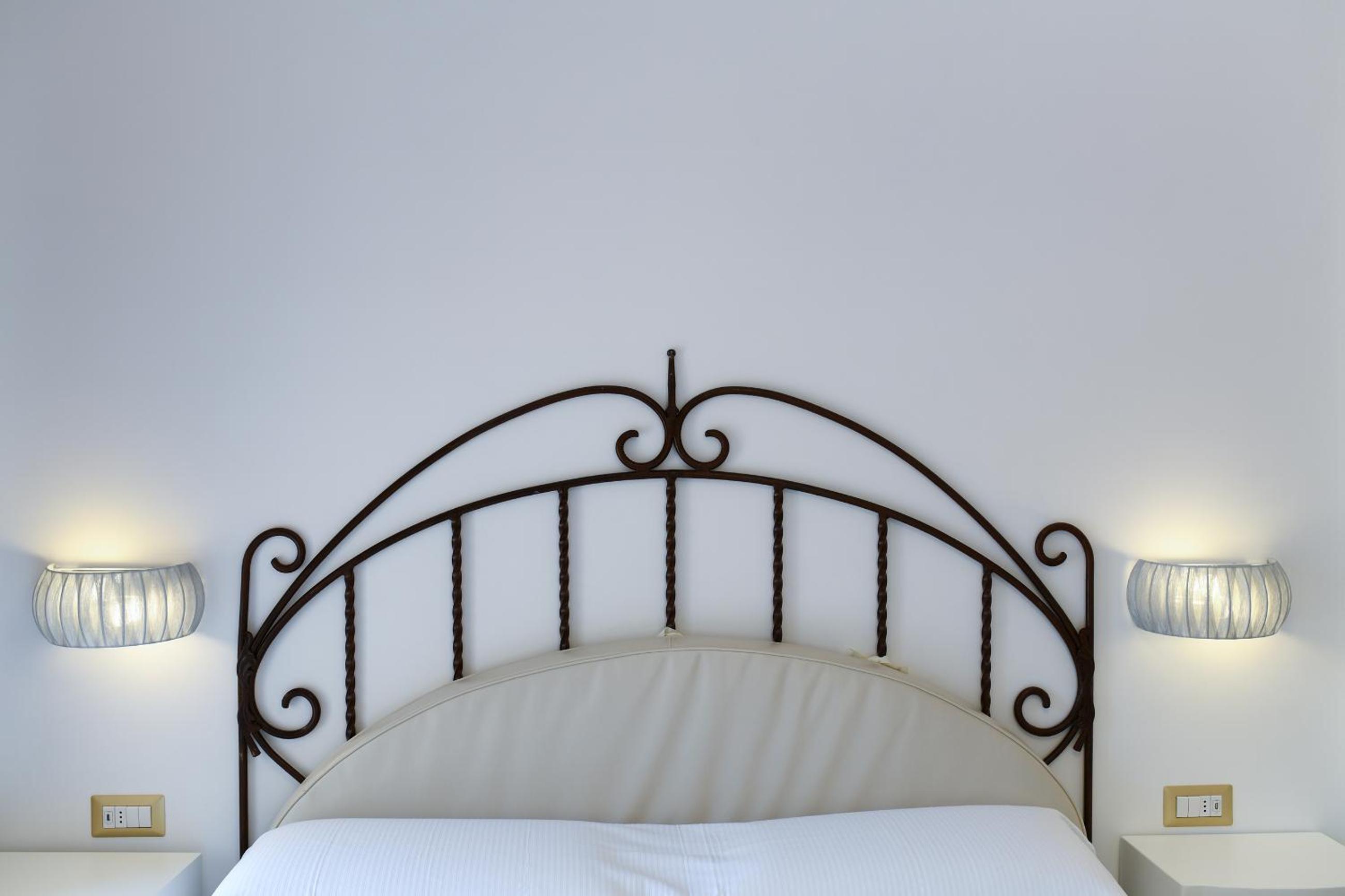 Deluxe Room - Photo 13