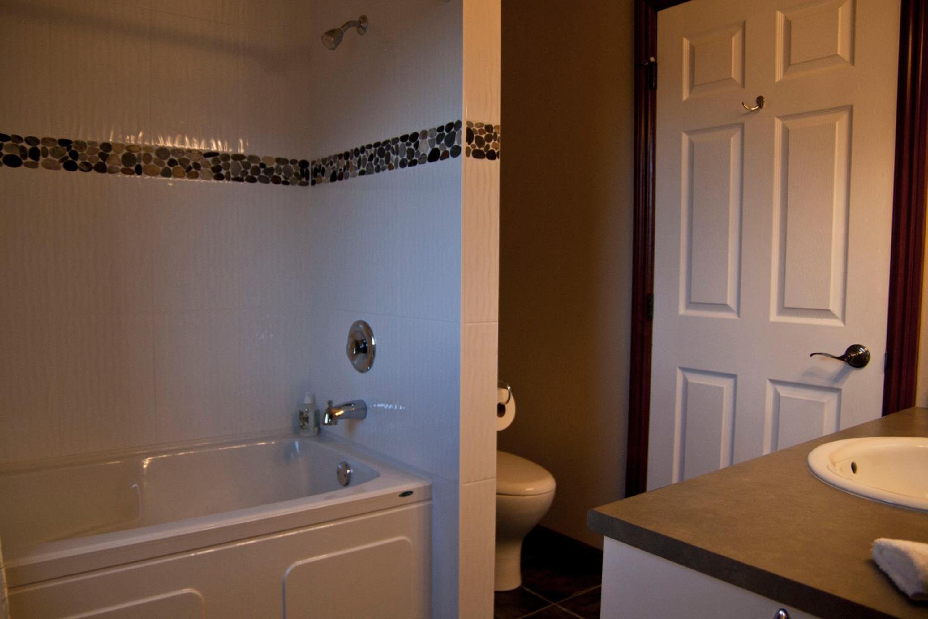 Queen Room photo 2