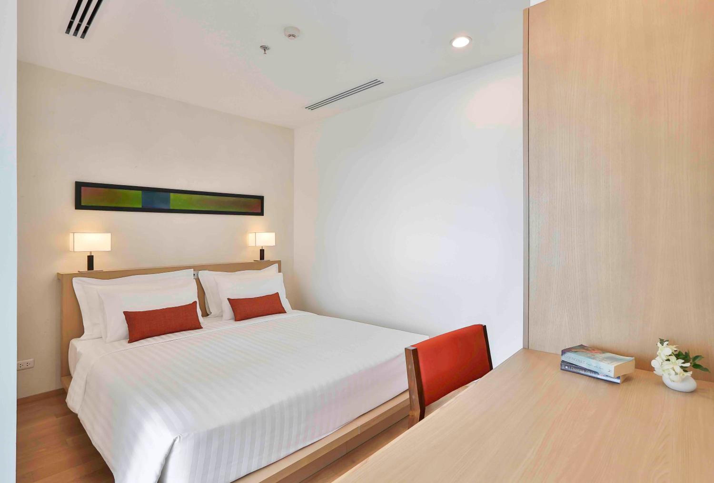 Two Bedroom Penthouse with Bathtub photo 3