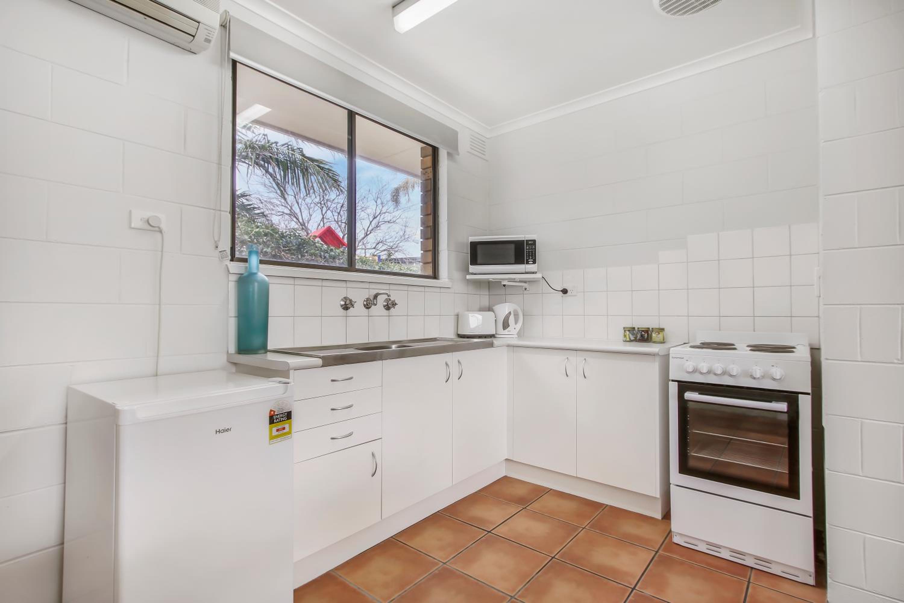 One-Bedroom Apartment - Photo 8