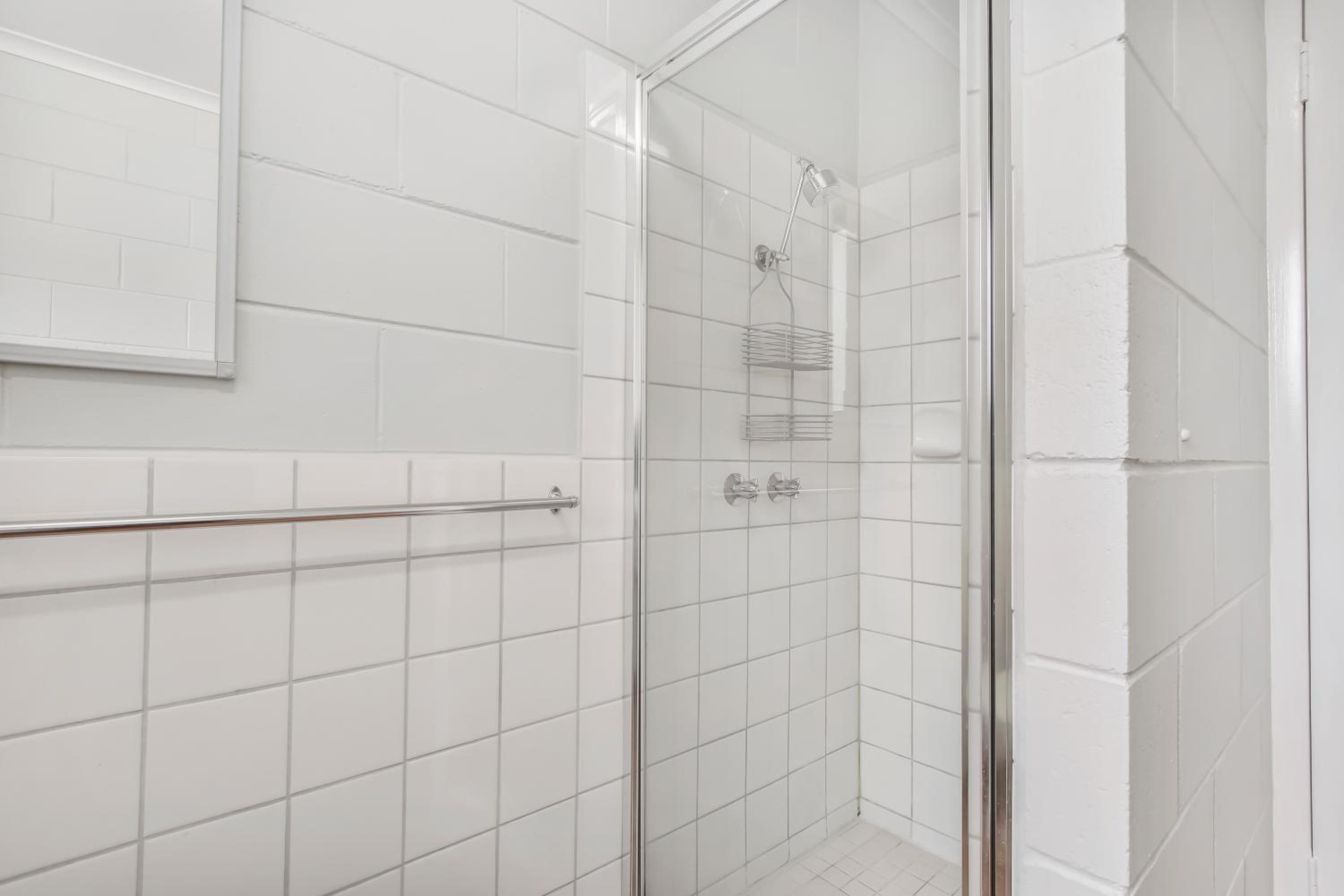 One-Bedroom Apartment - Photo 5
