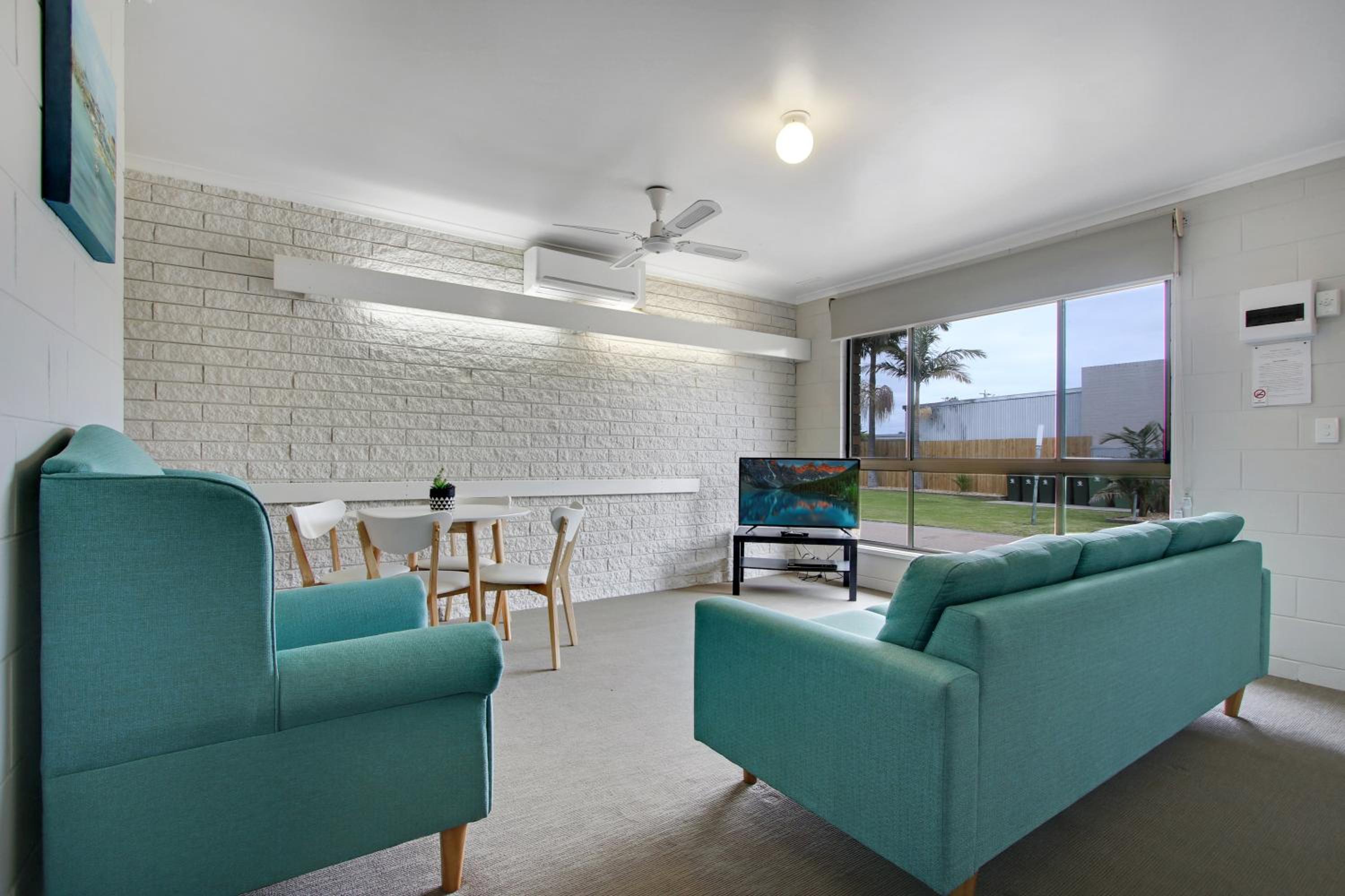 Two-Bedroom Apartment - Photo 4