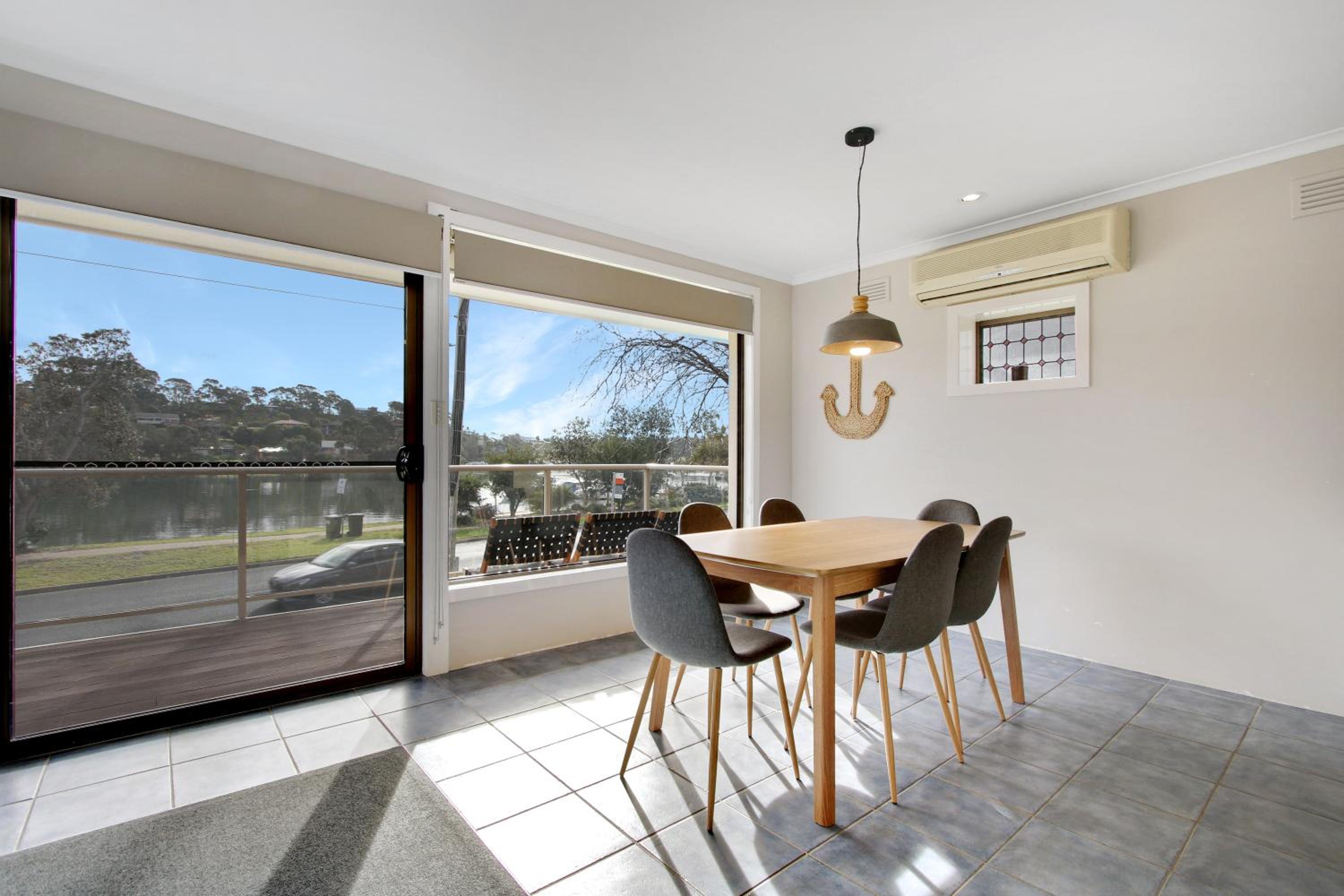 Three-Bedroom Apartment with Water View - Photo 10