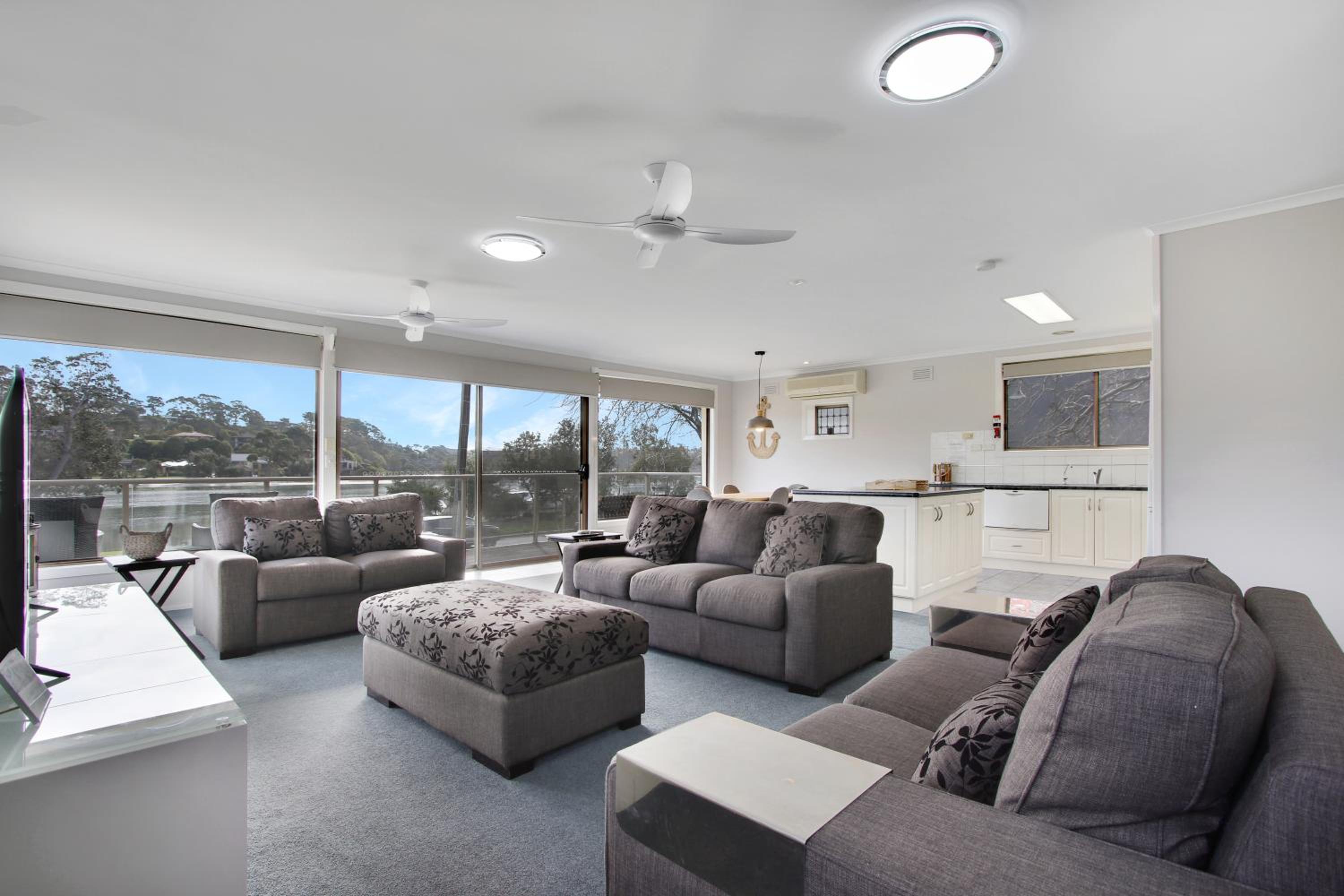 Three-Bedroom Apartment with Water View - Photo 1