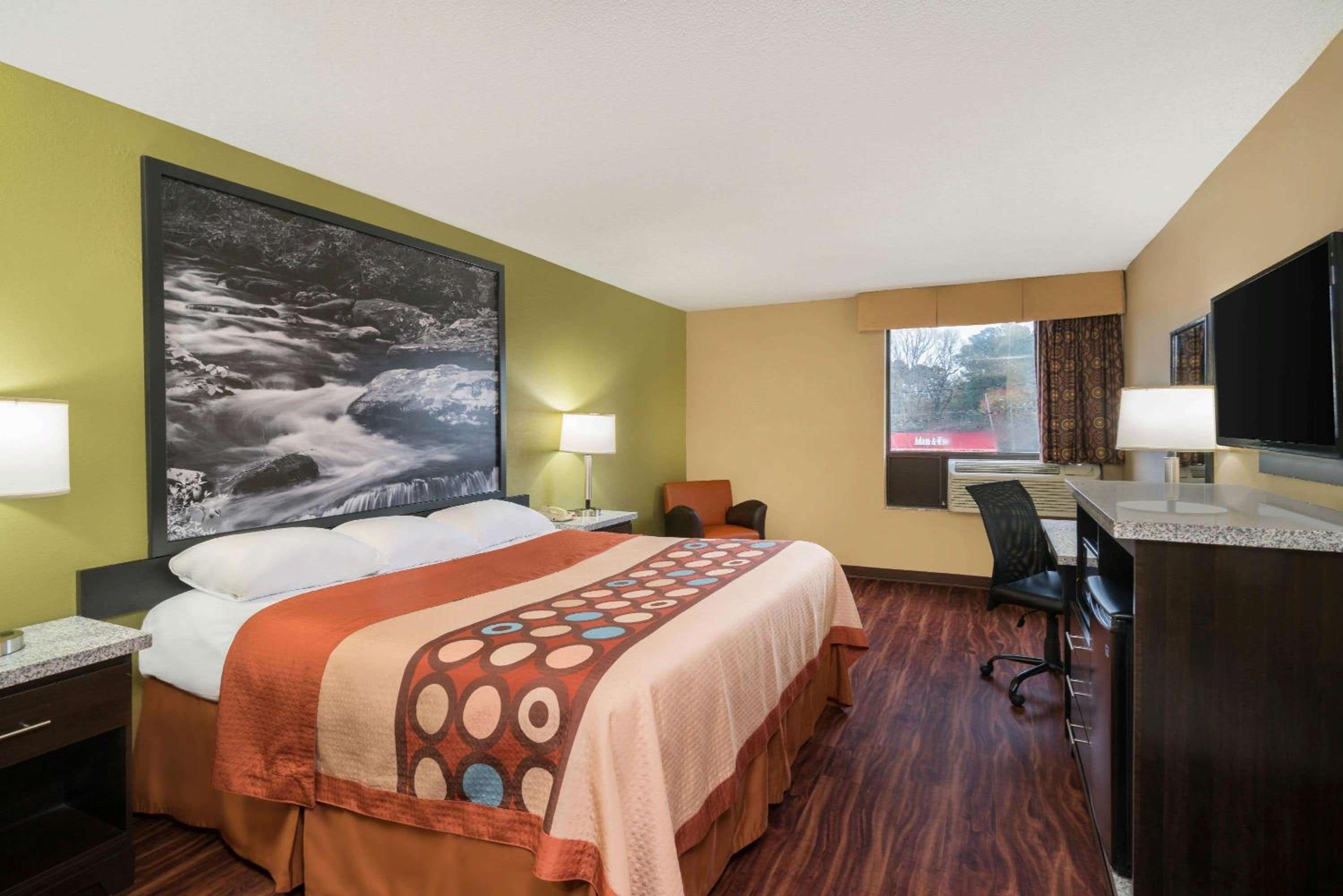 King Room - Non-Smoking - Photo 1