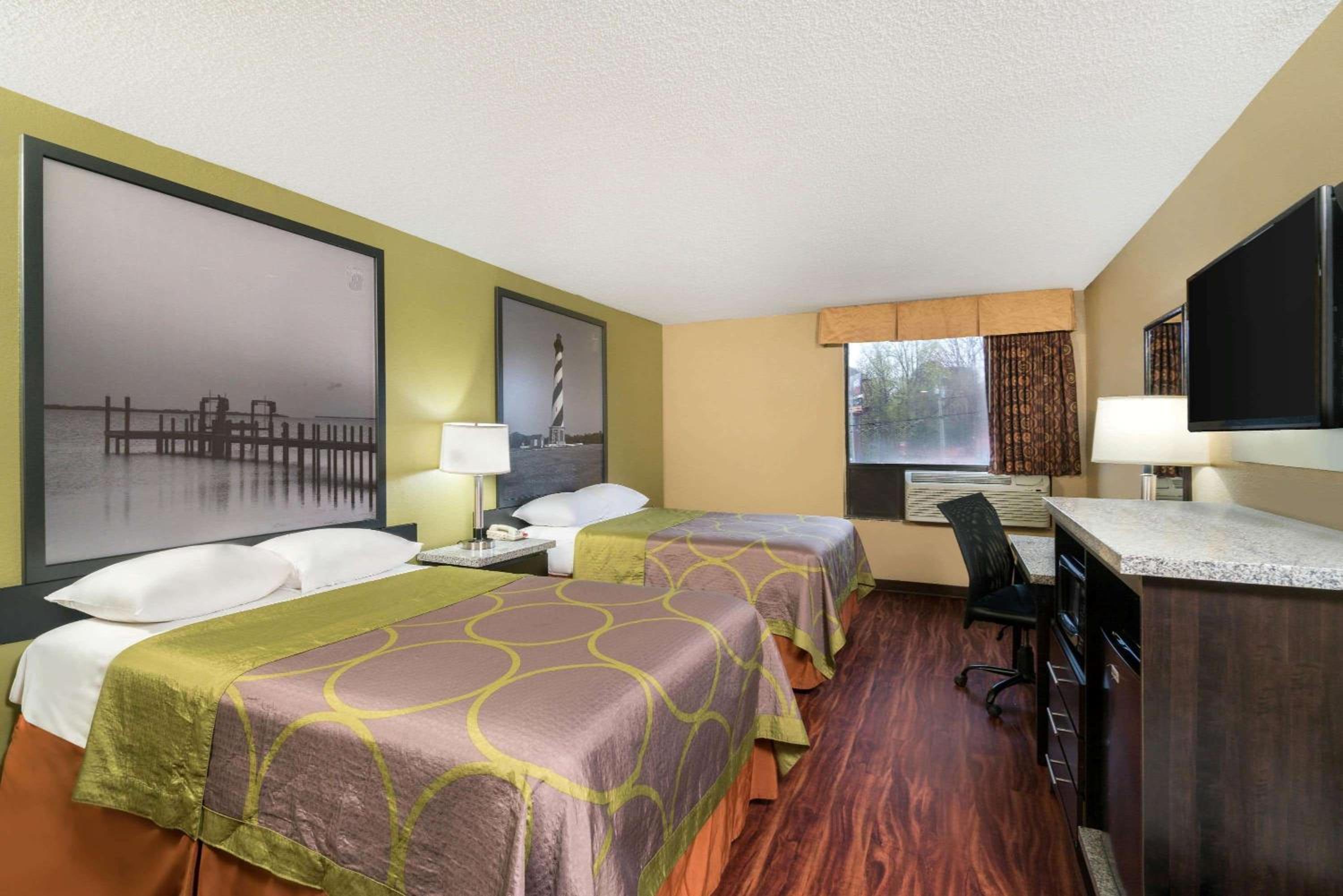 Double Room with Two Double Beds - Non-Smoking - Photo 1