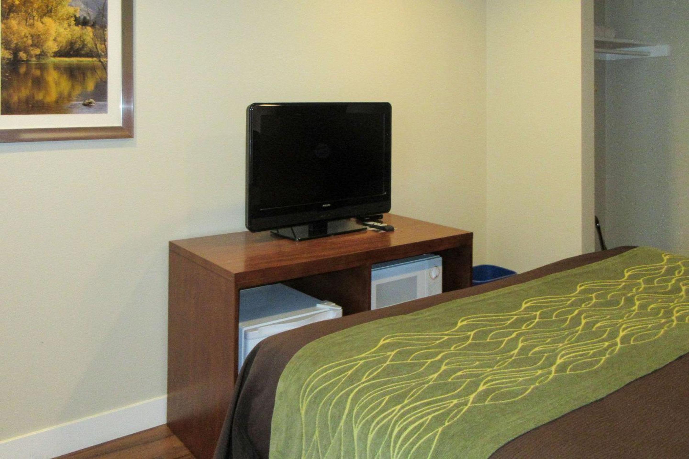 King Room - Non-Smoking - Photo 1