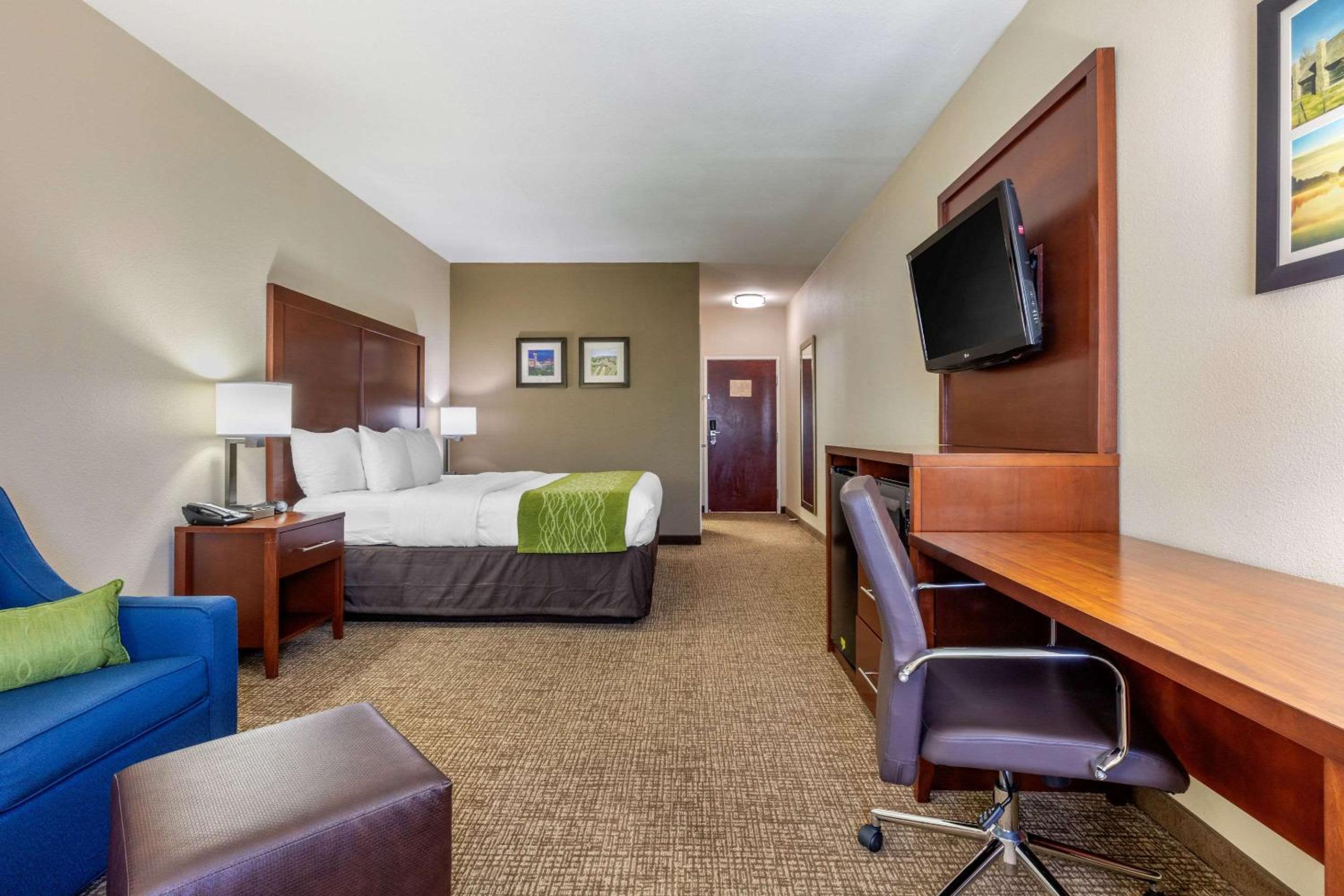 Superior King Suite - Non-Smoking