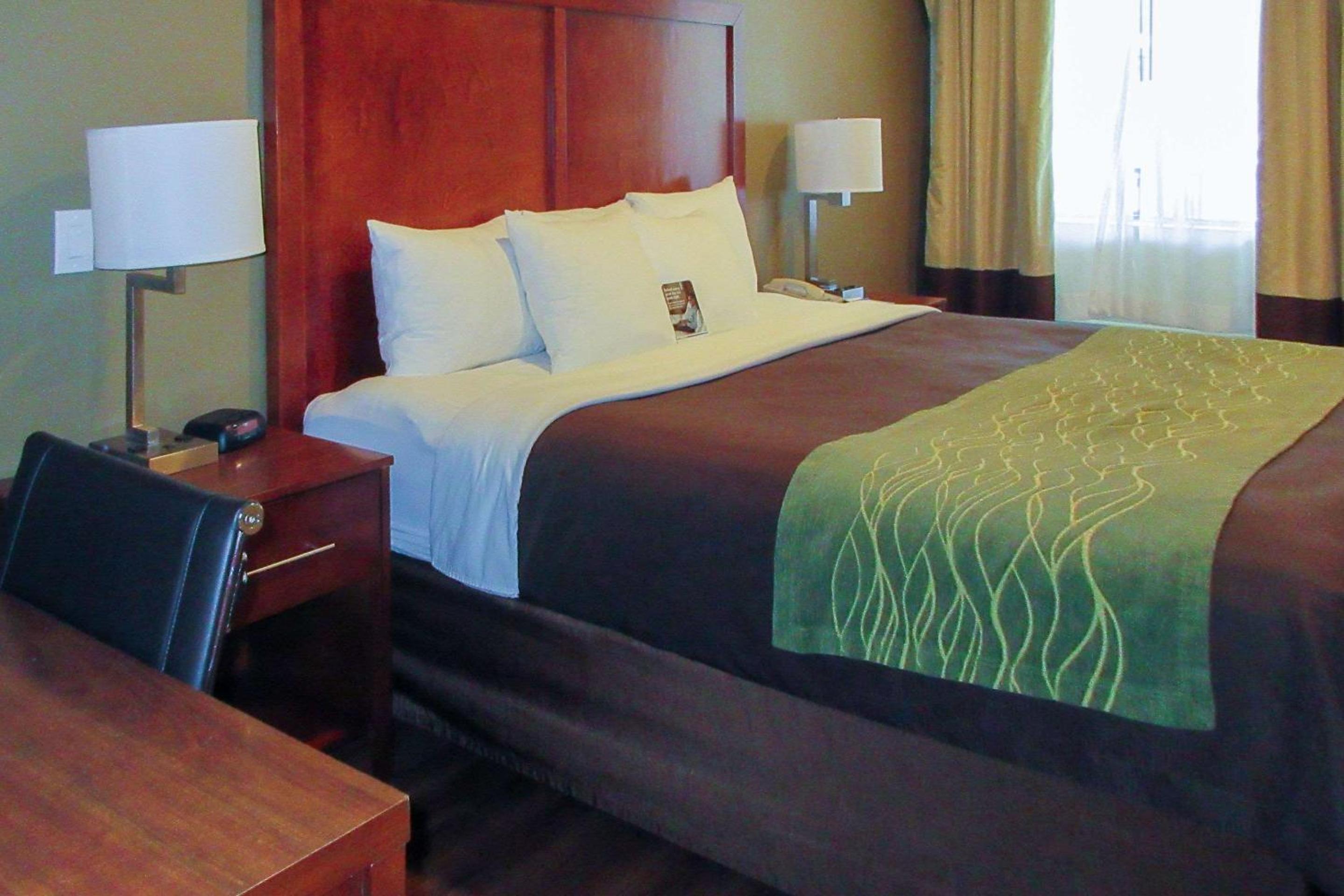 King Room - Non-Smoking - Photo 4