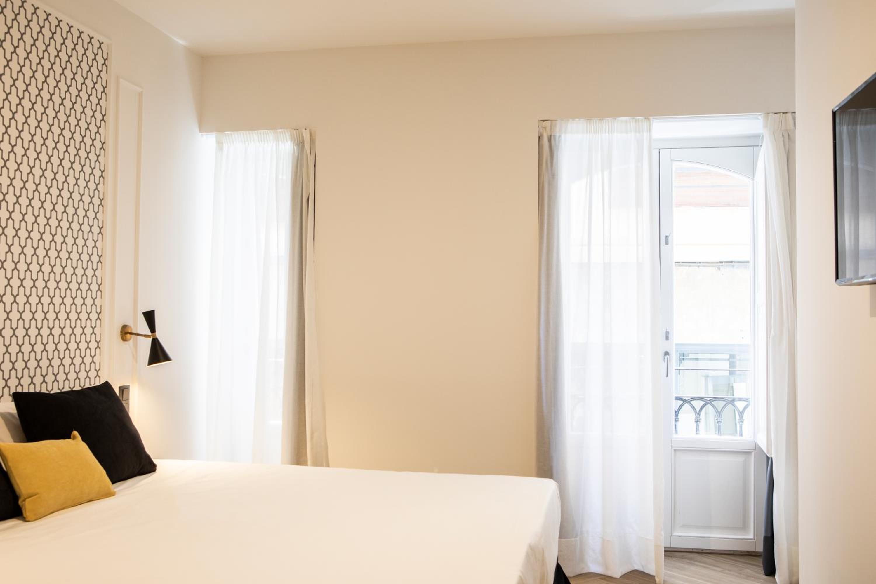 Superior Double Room - Photo 2