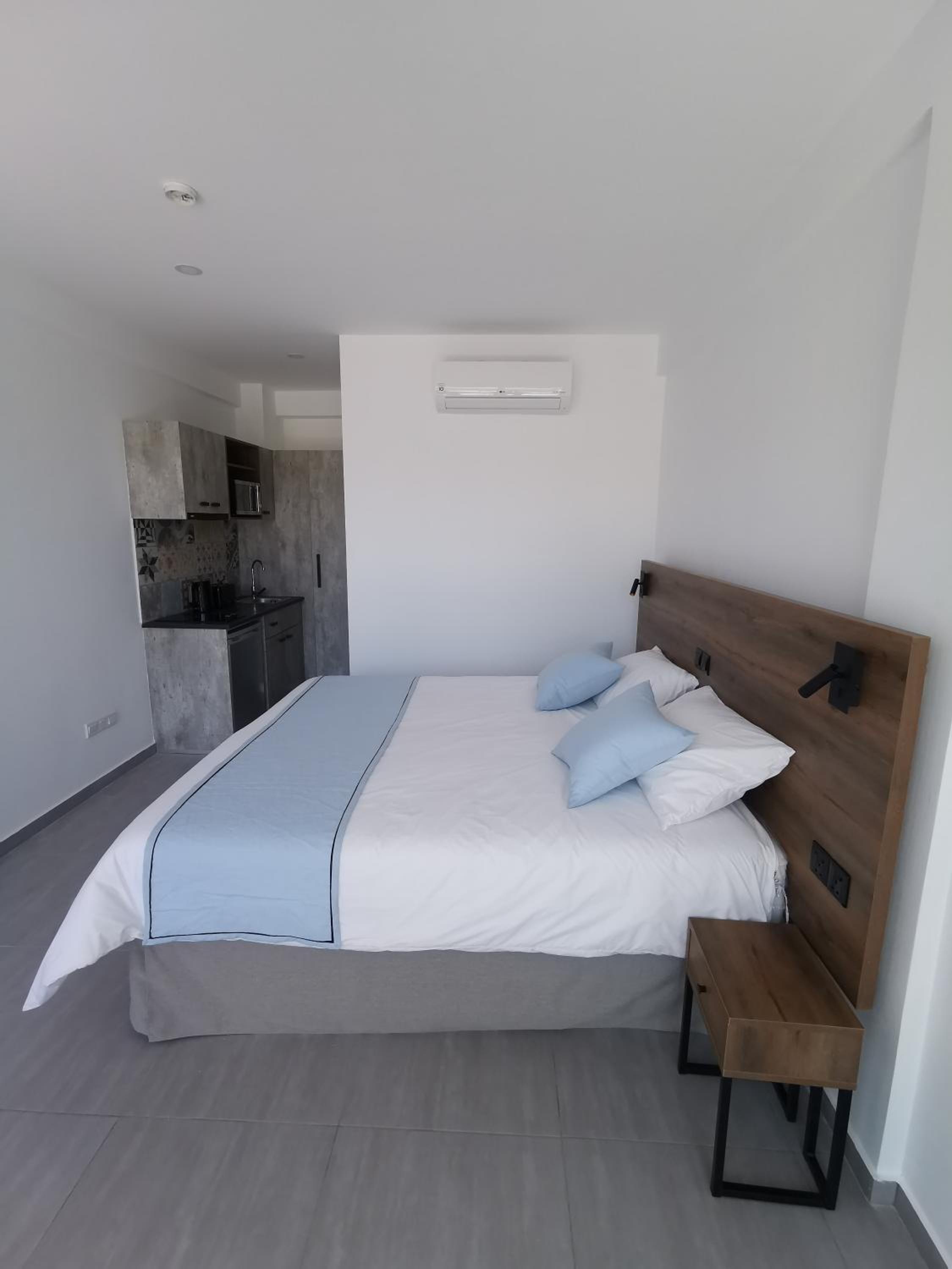 Family One-Bedroom Apartment (2 Adults + 2 Child) photo 3