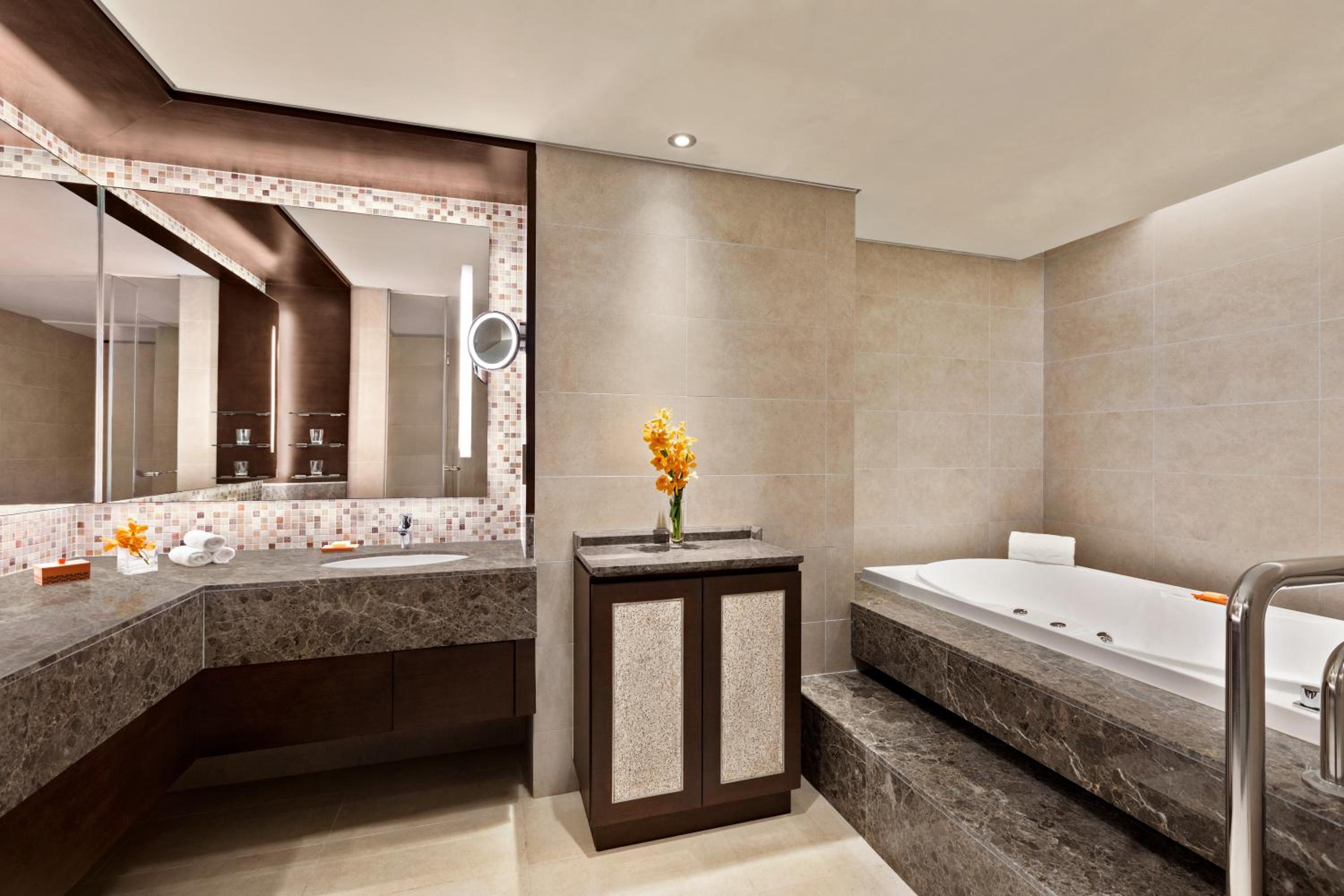 Tanjung Deluxe Suite with Sea View - Photo 7