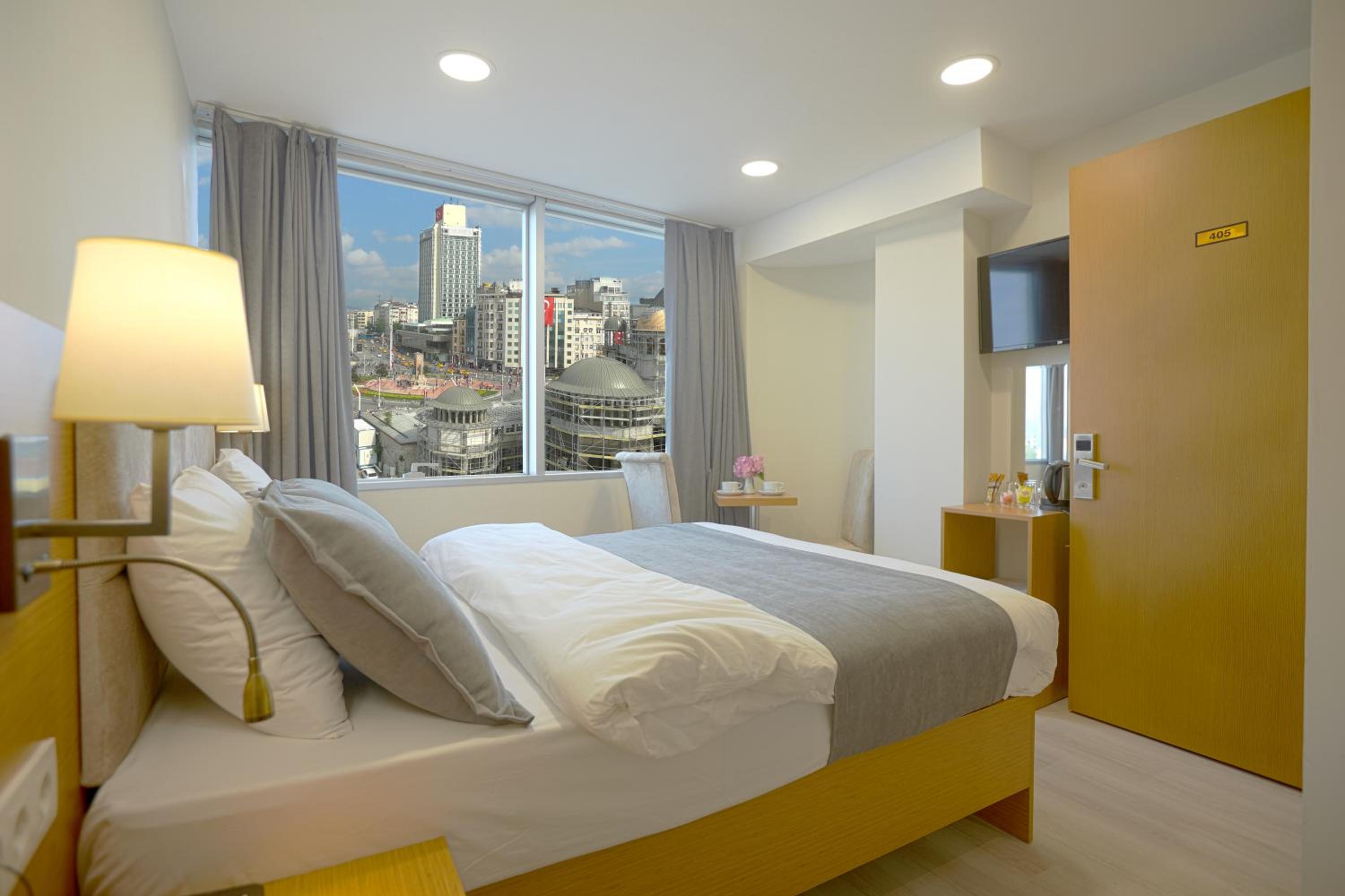 Budget Double Room photo 3