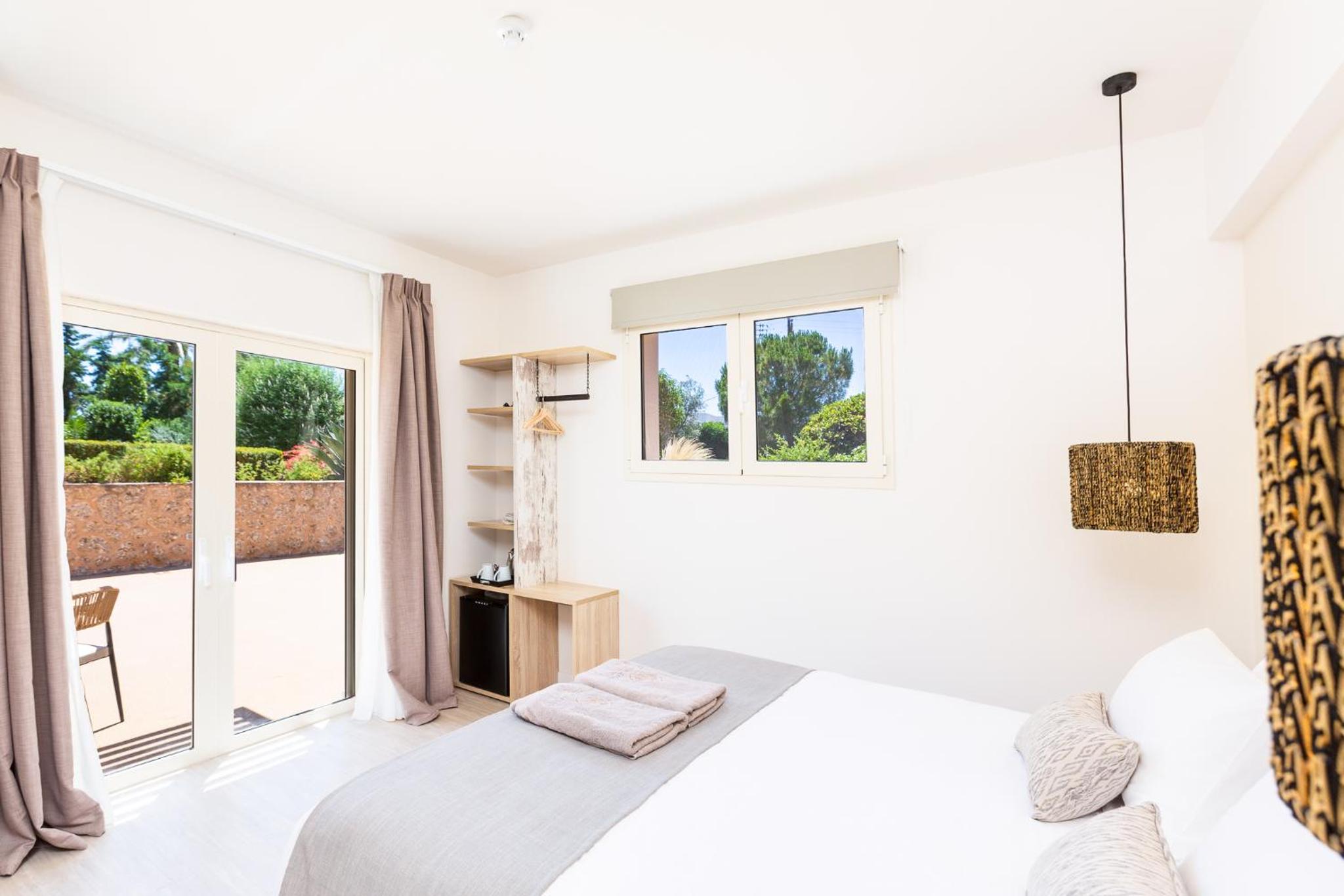 Deluxe Double Room with Garden View