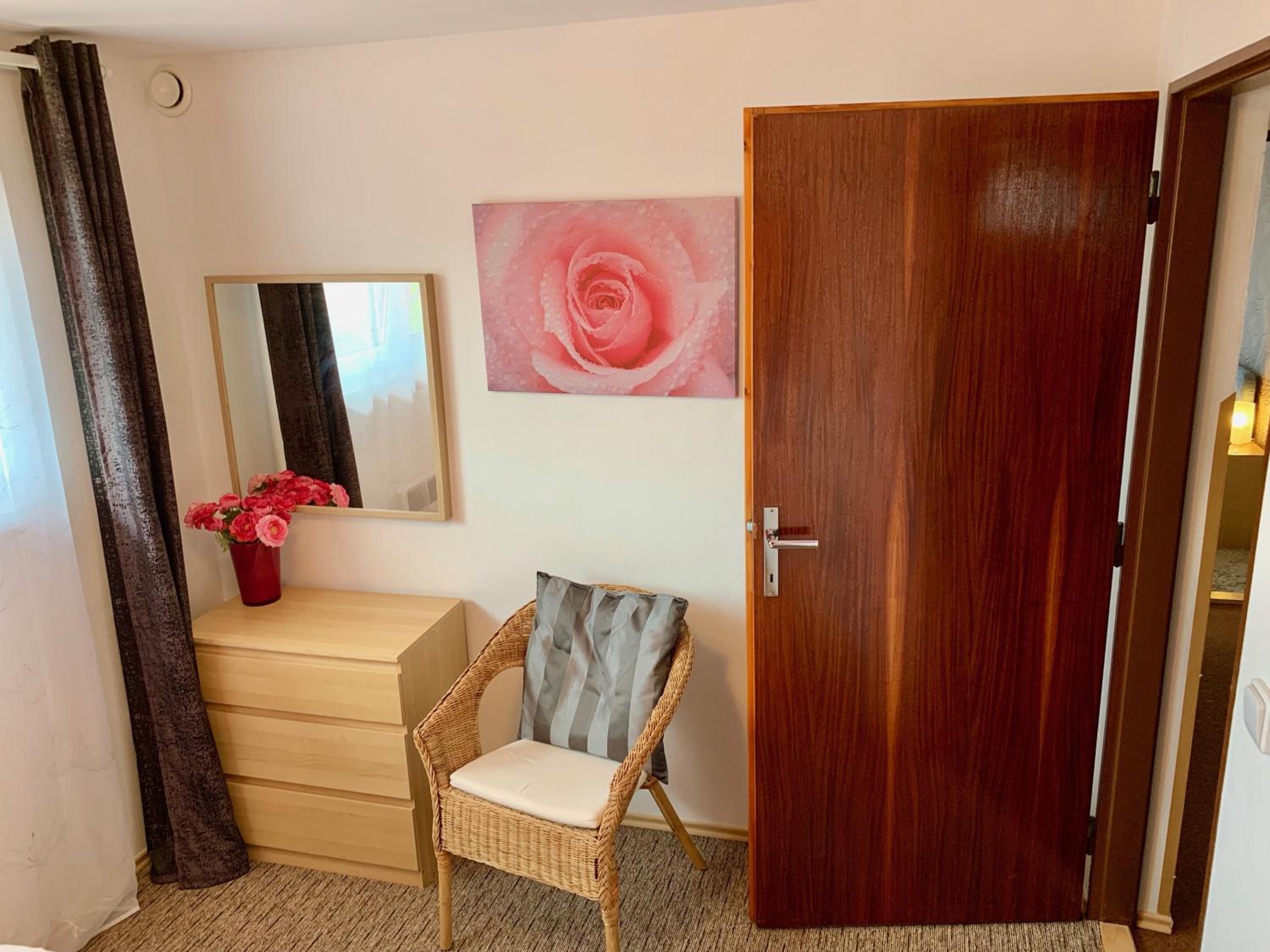 Standard Suite - Photo 4