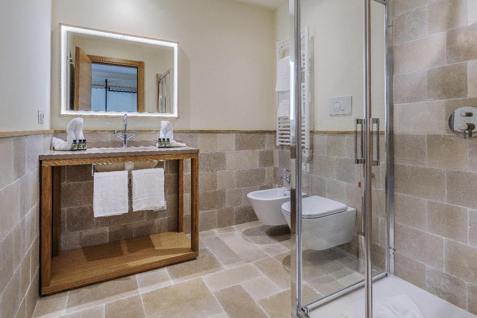 Double Room with Garden View - Photo 6