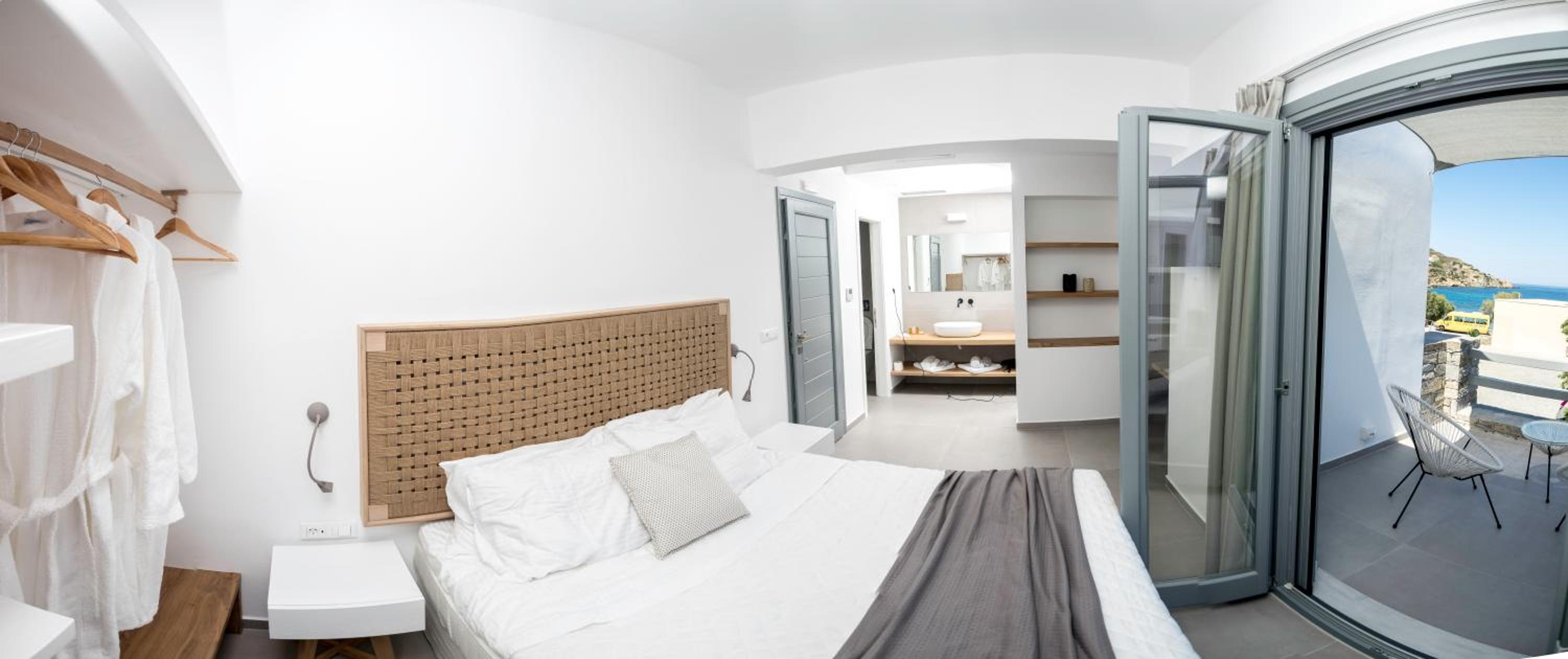 Queen Suite with Sea View