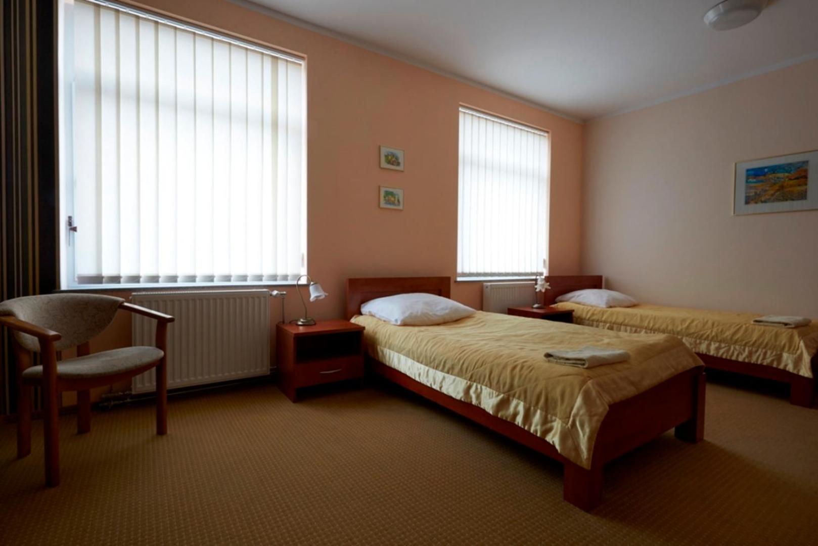 Twin Room - Photo 2