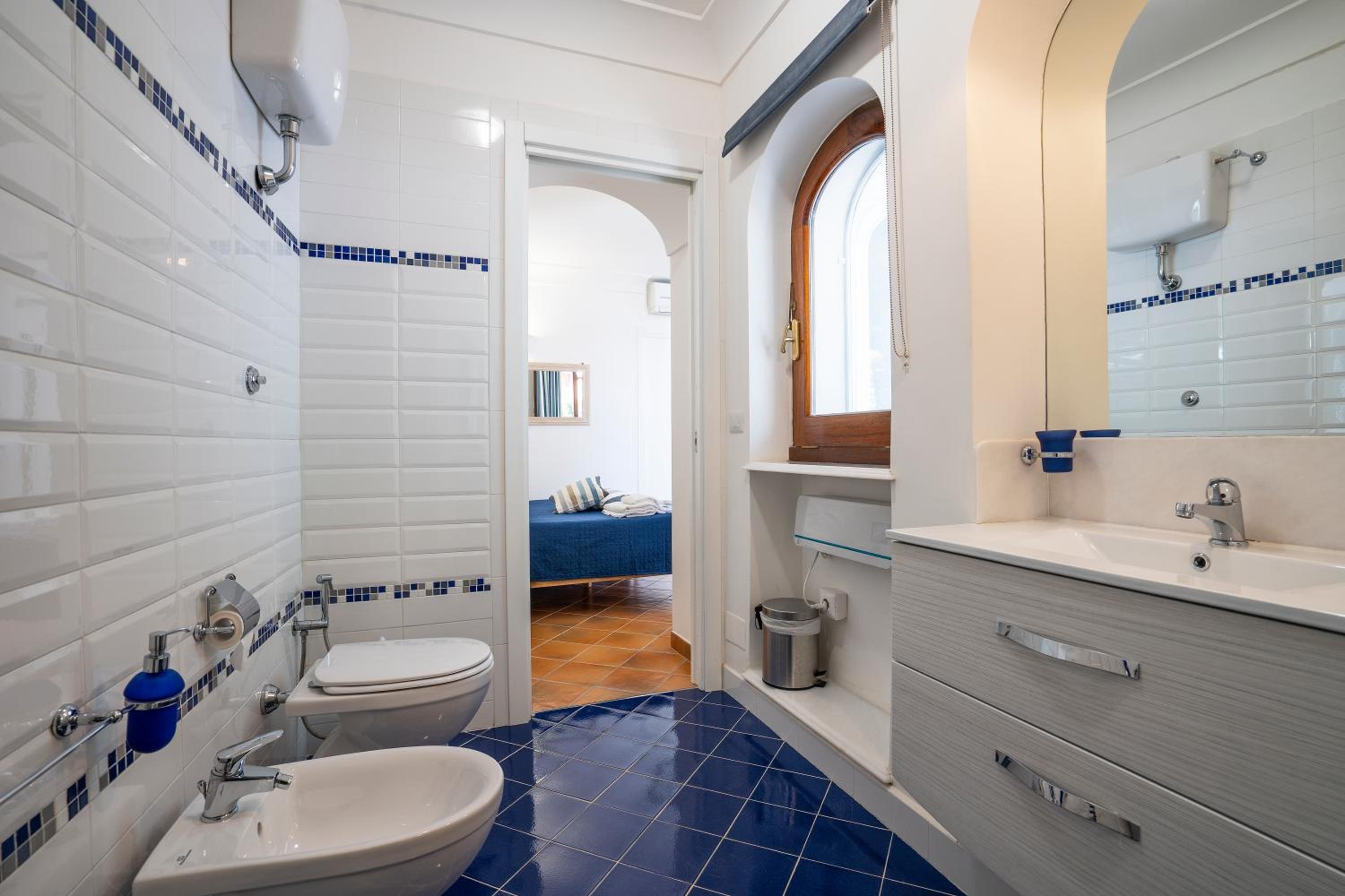 Double Room - Photo 13