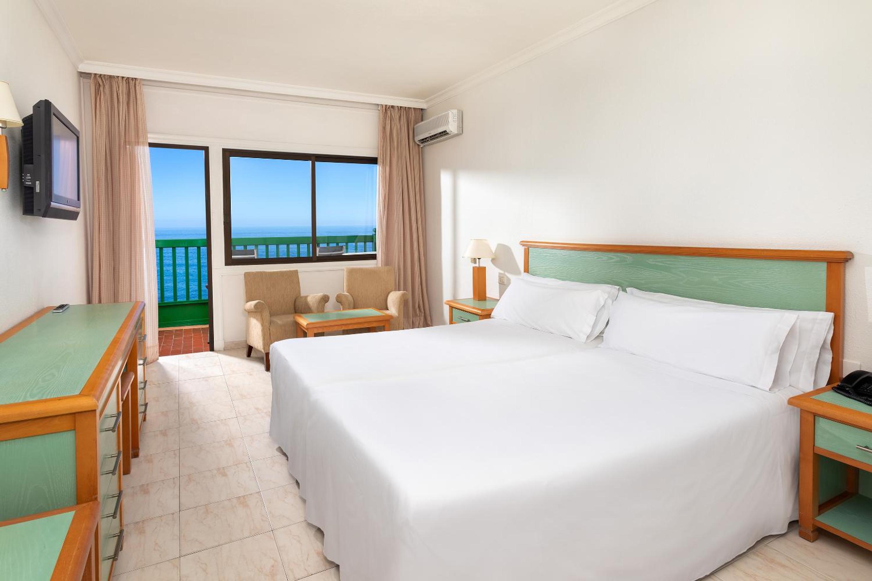 Sol Room Front Sea View - Photo 1