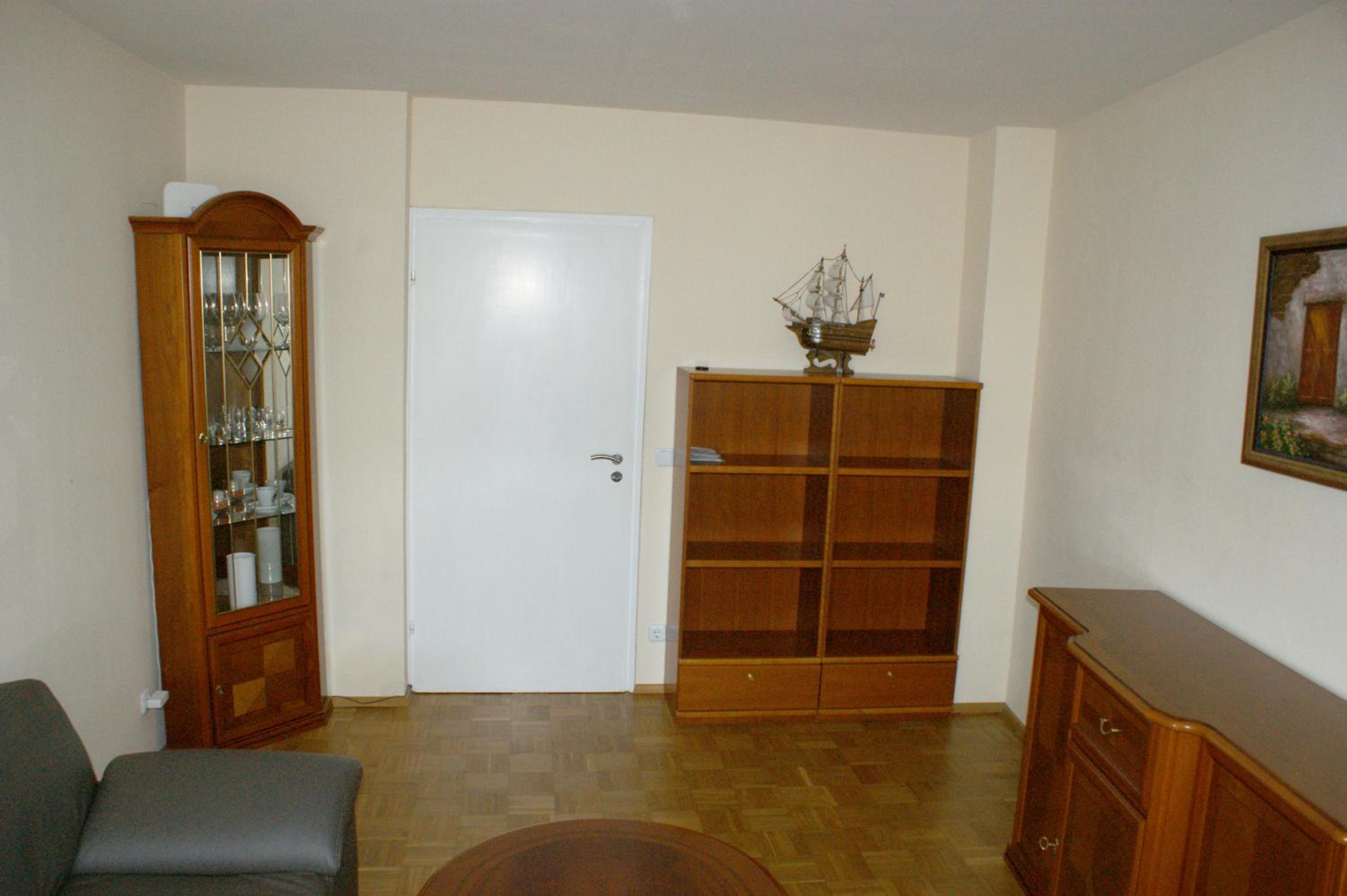 One-Bedroom Apartment photo 2