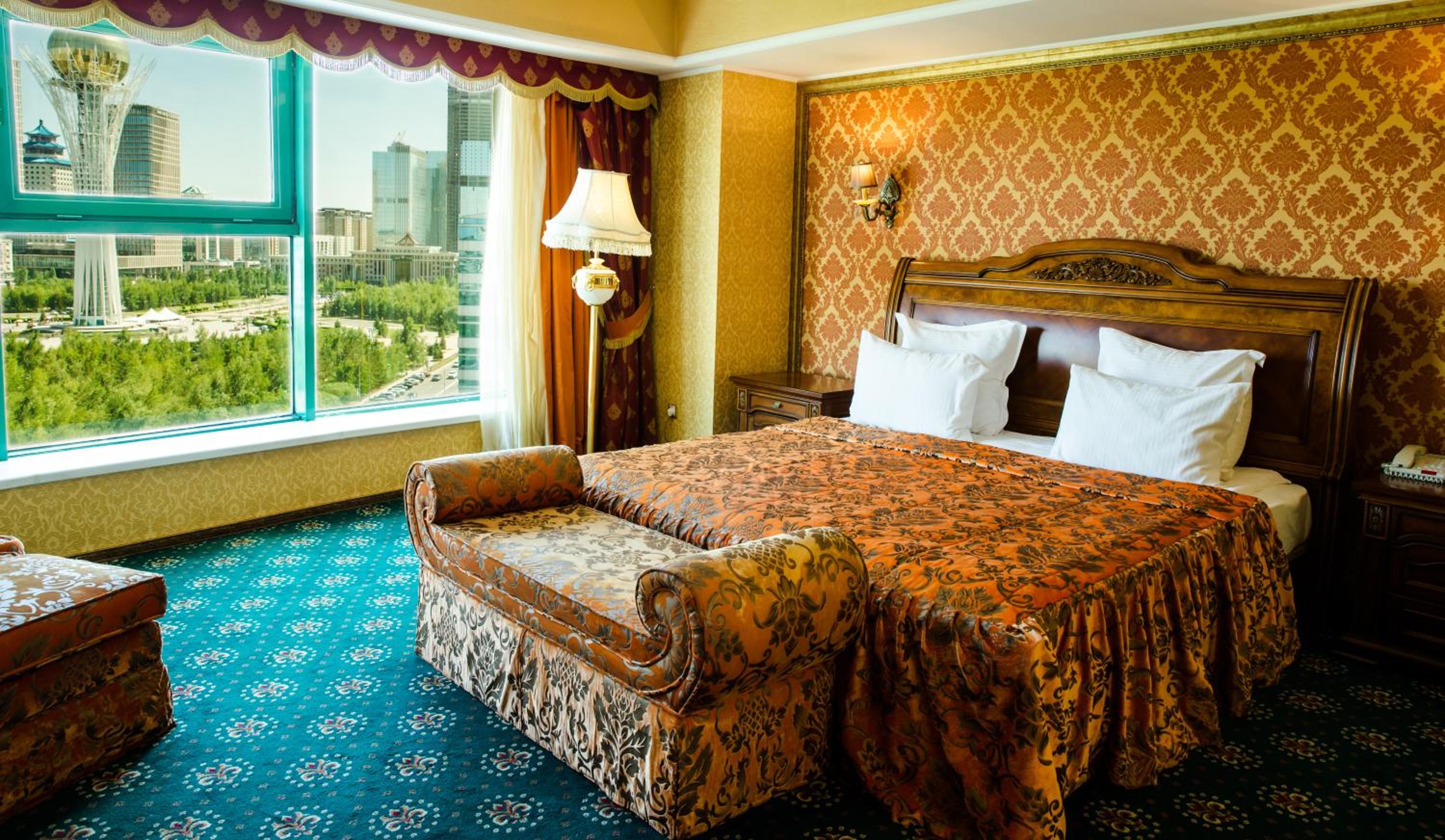 Senior Suite - Photo 1