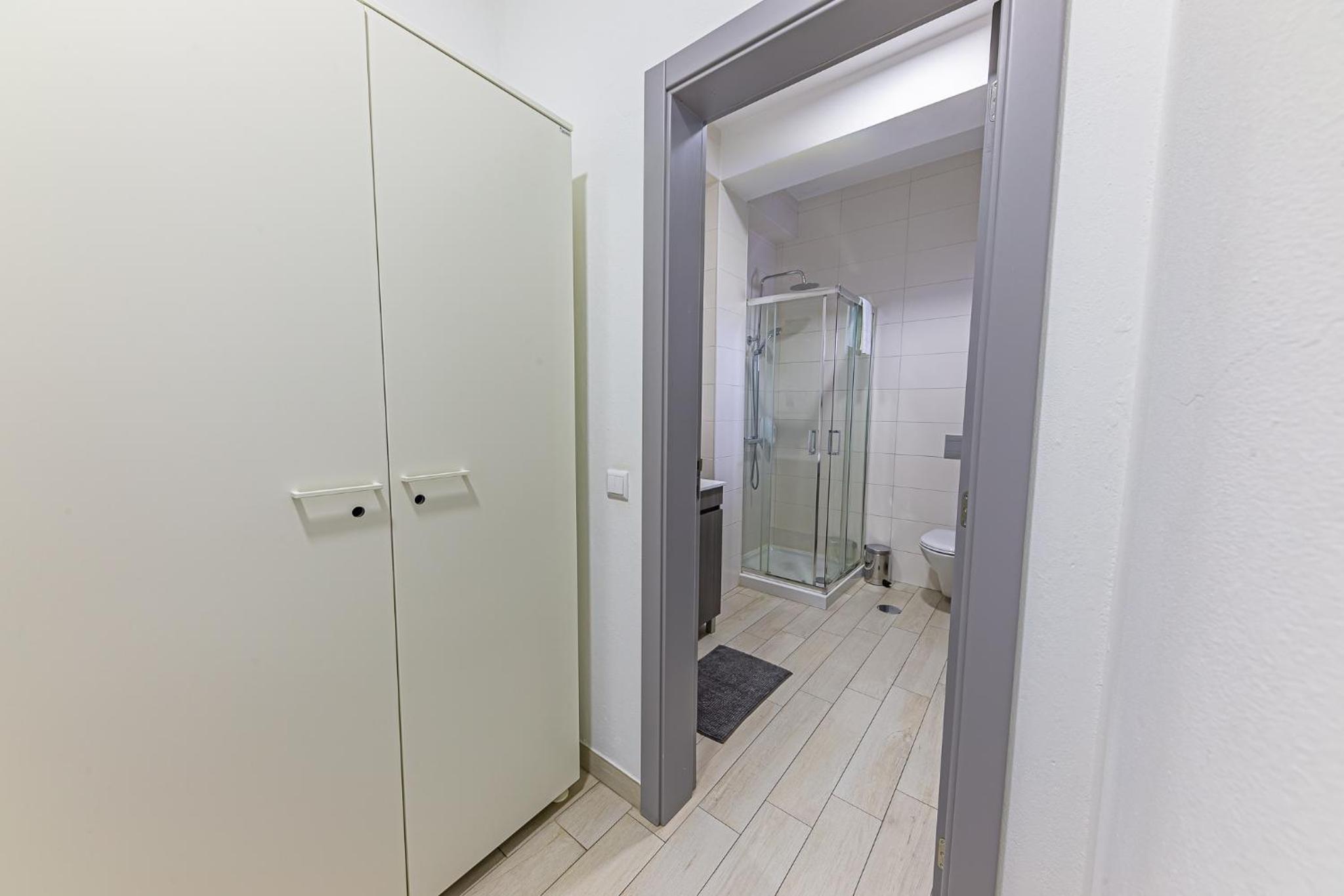 Double Room with Private Bathroom - Photo 3