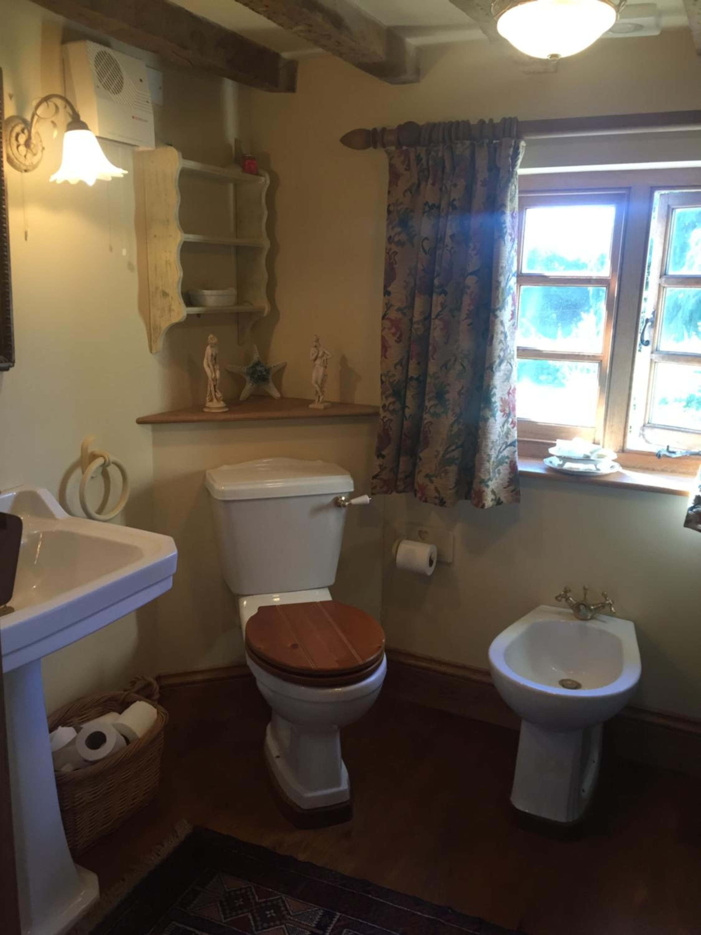 Deluxe Double Room with Bath photo 3