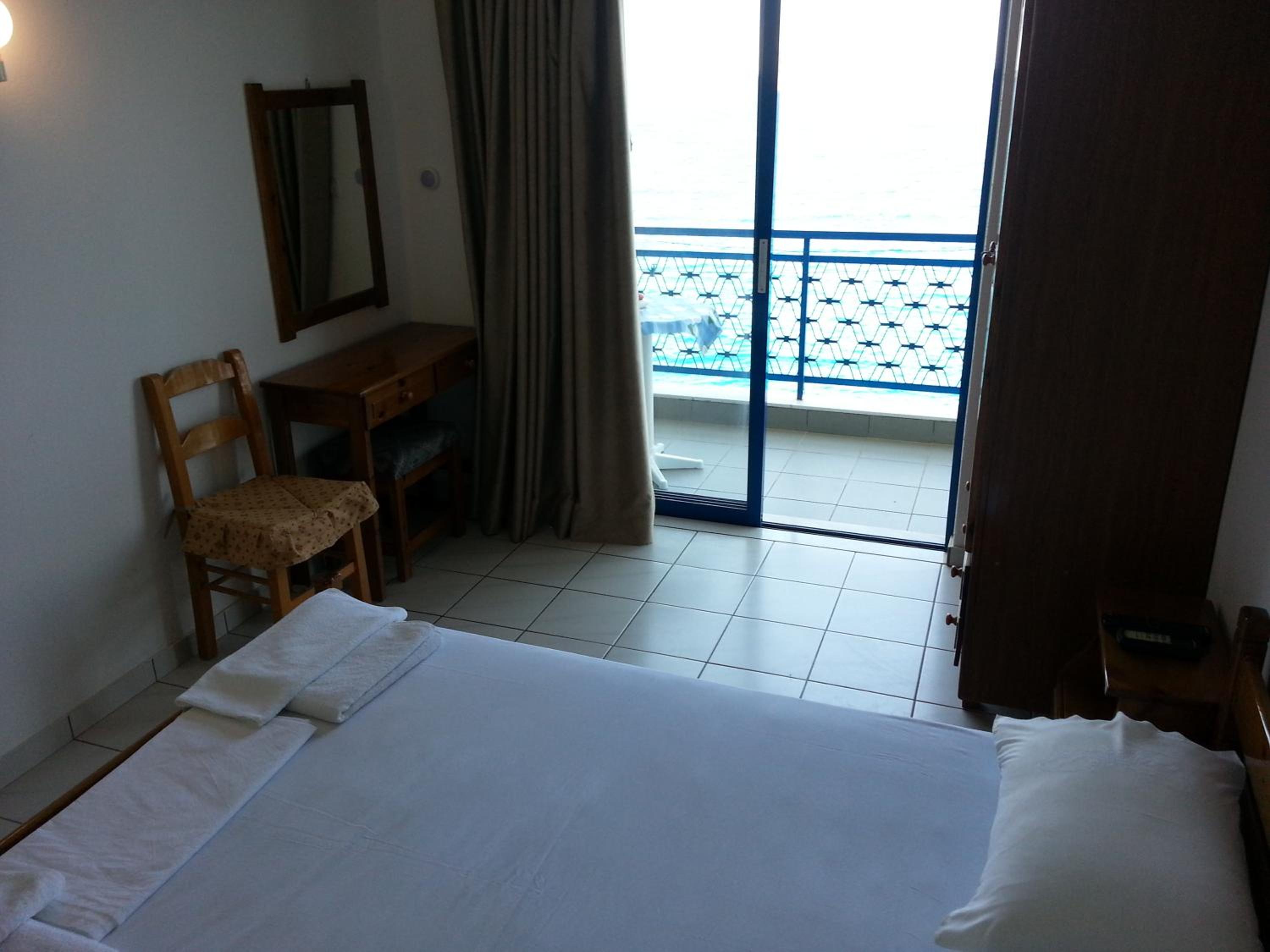 Double or Twin Room with Sea View - Photo 1