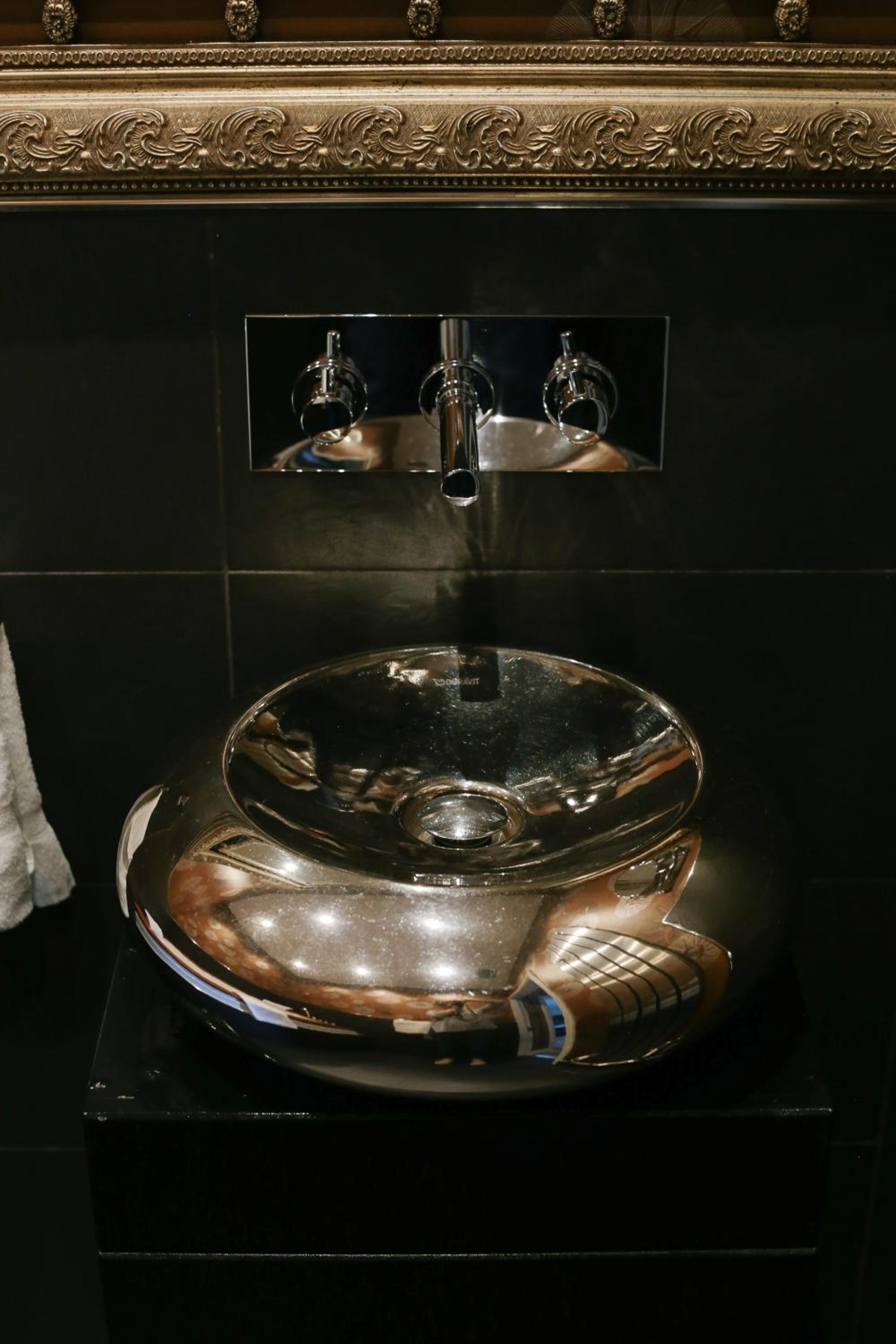 Jacuzzi Suite - Photo 12