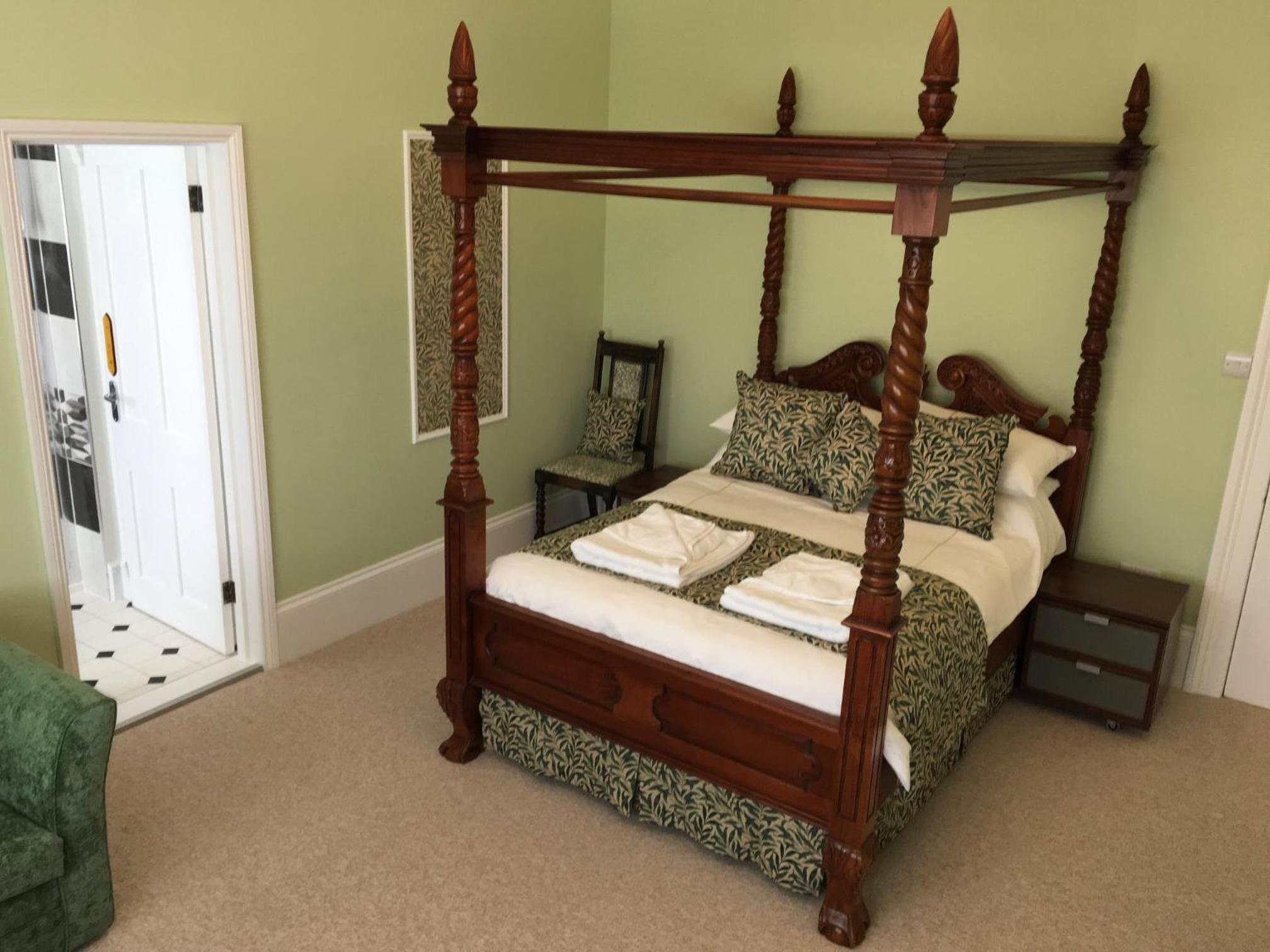 Large Double Room photo 2