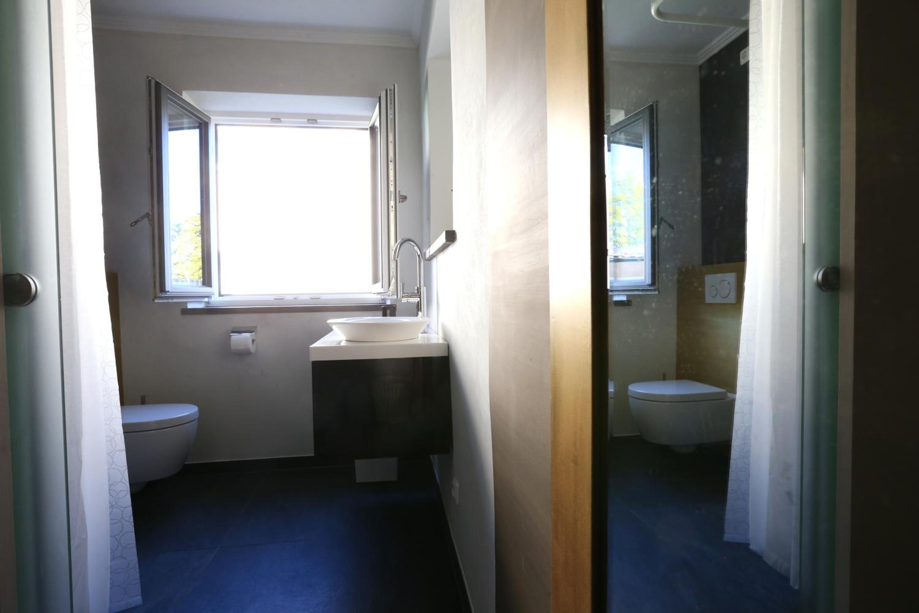 One-Bedroom Apartment - Photo 5