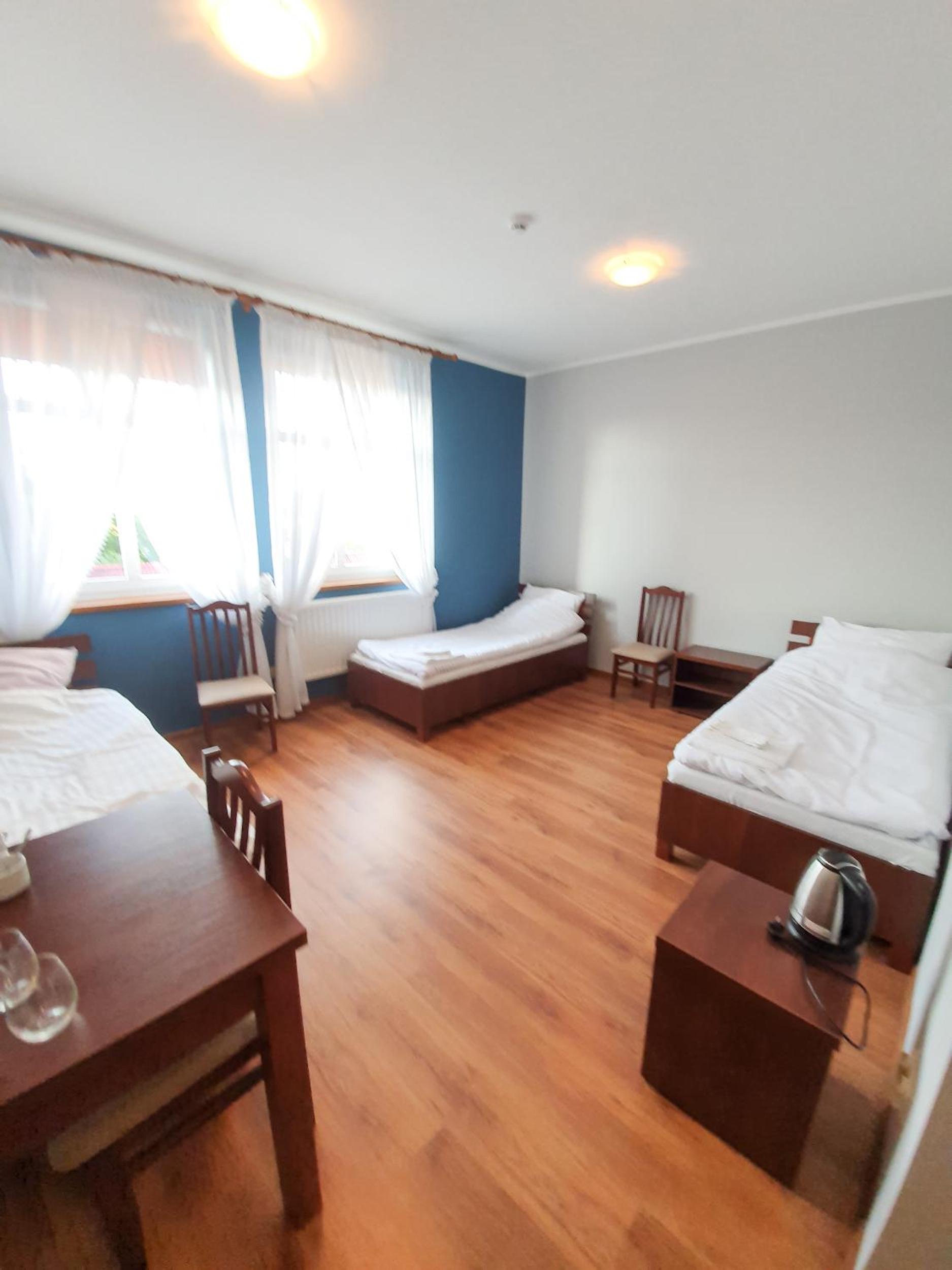 Triple Room with Private Bathroom - Photo 4