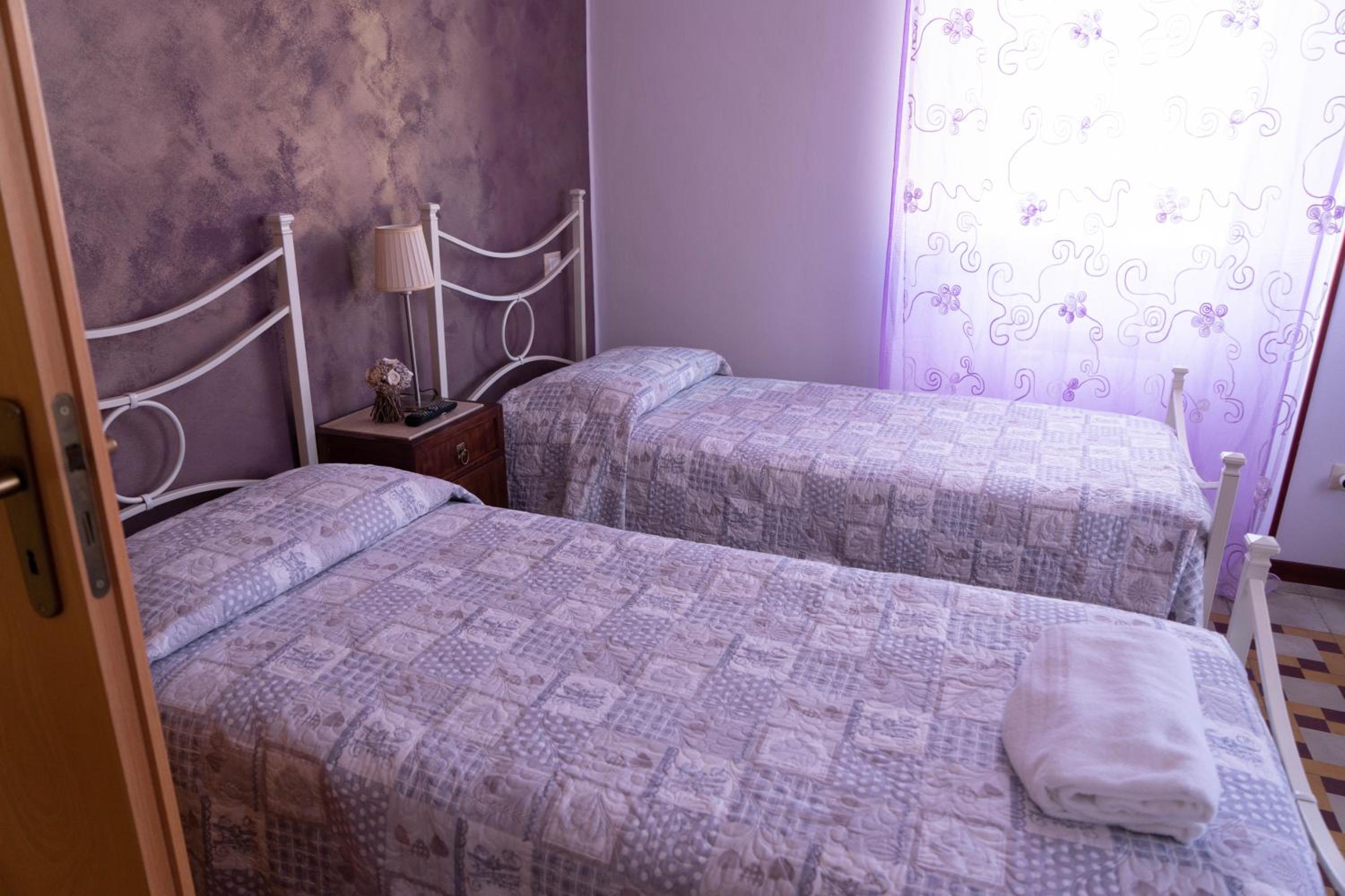 Triple Room with Private External Bathroom photo 2