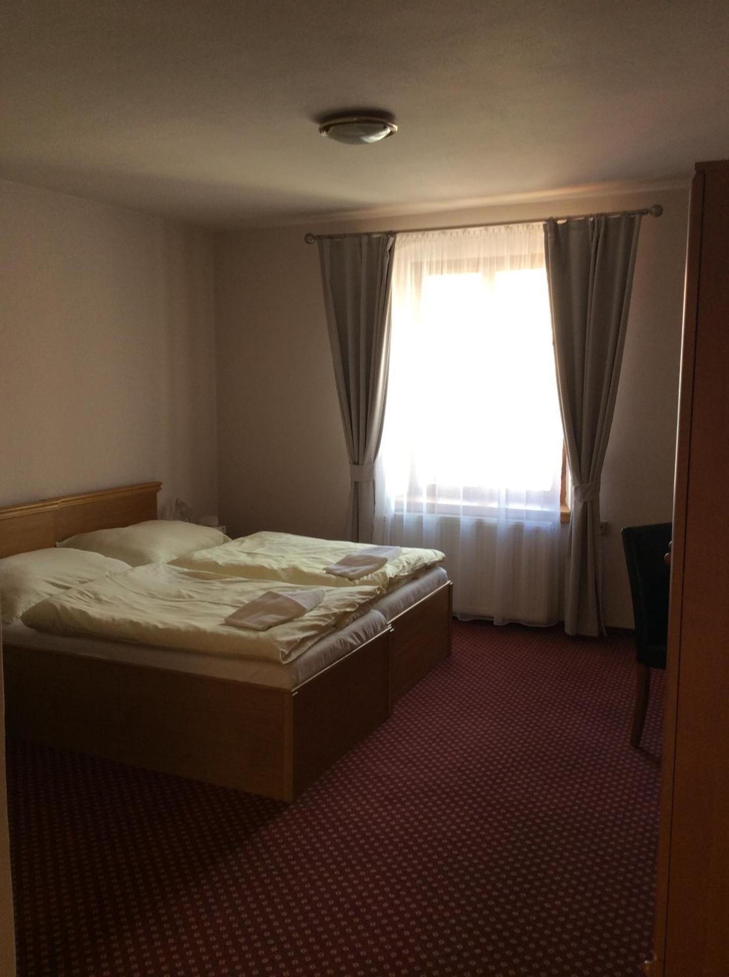 Double or Twin Room photo 2